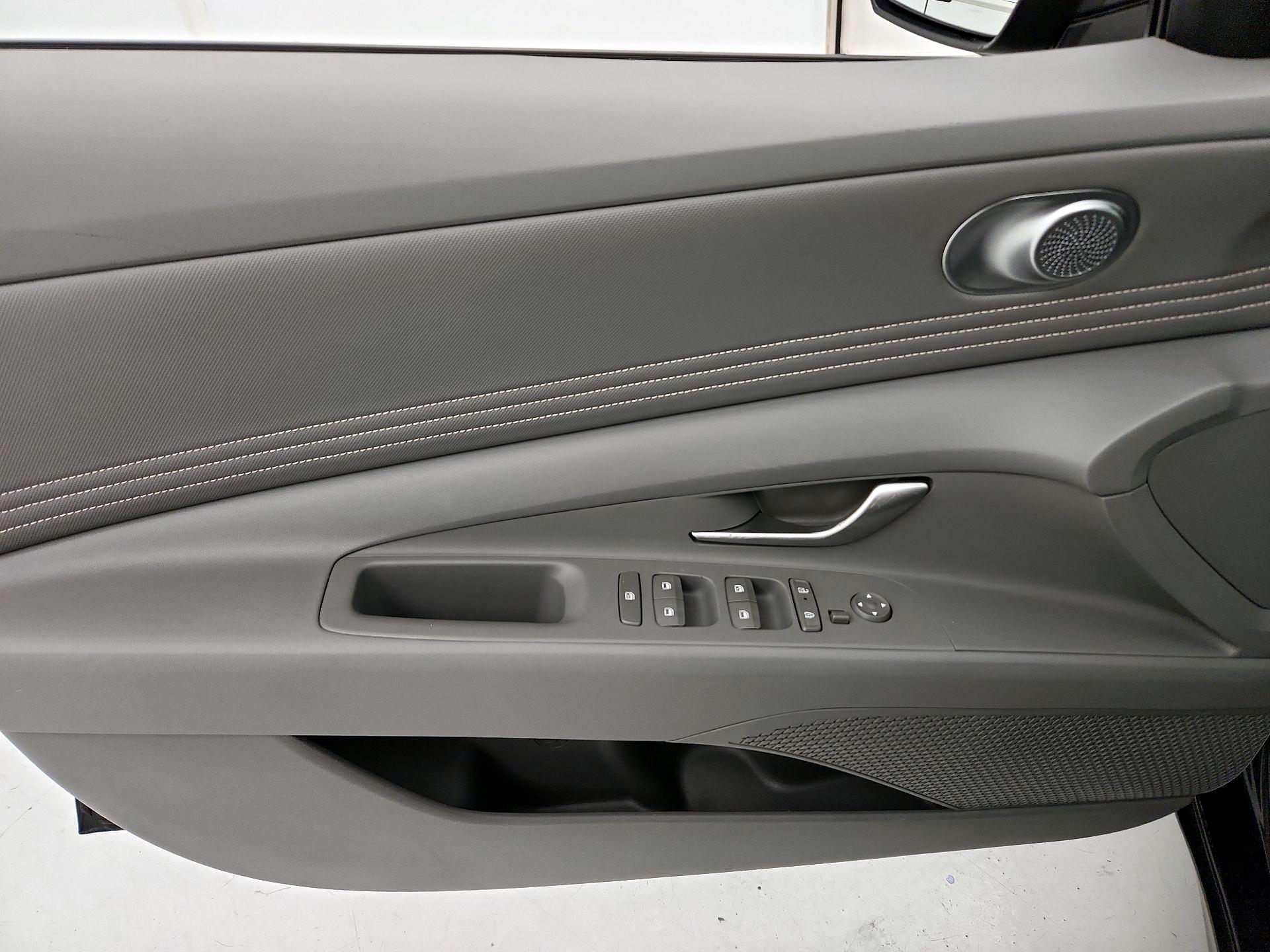 Thumbnail: 2025 Hyundai Elantra - 12