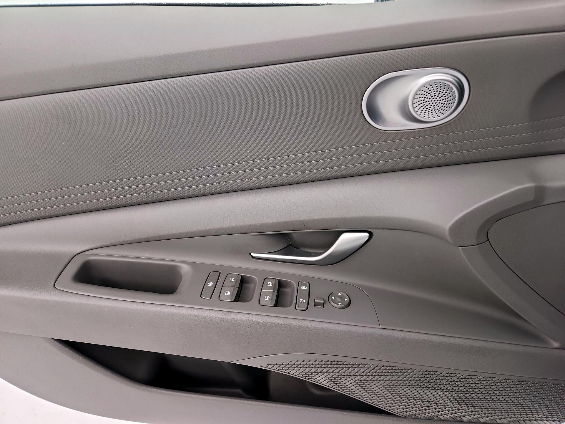 Thumbnail: 2024 Hyundai Elantra - 12