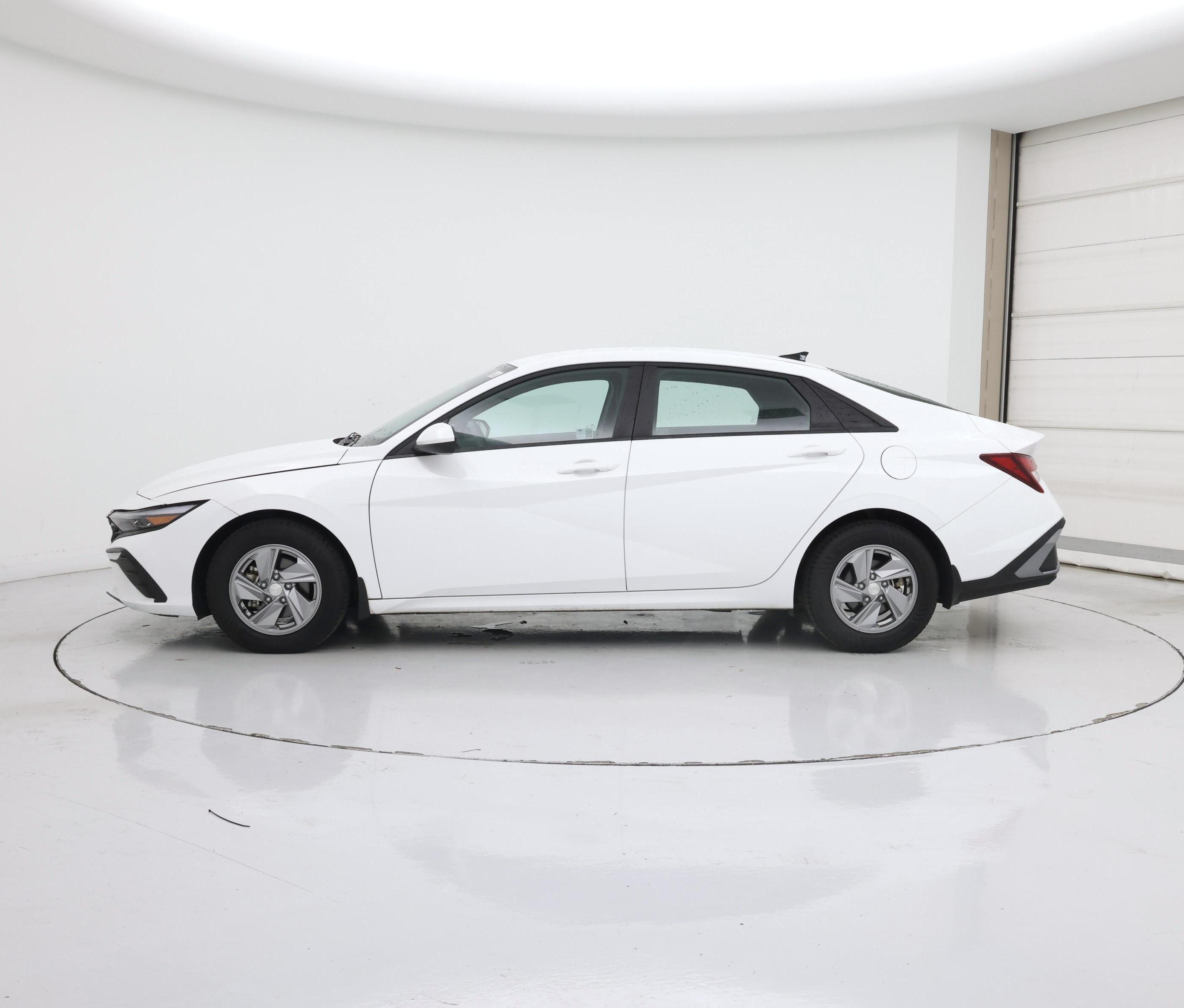 Thumbnail: 2024 Hyundai Elantra - 3