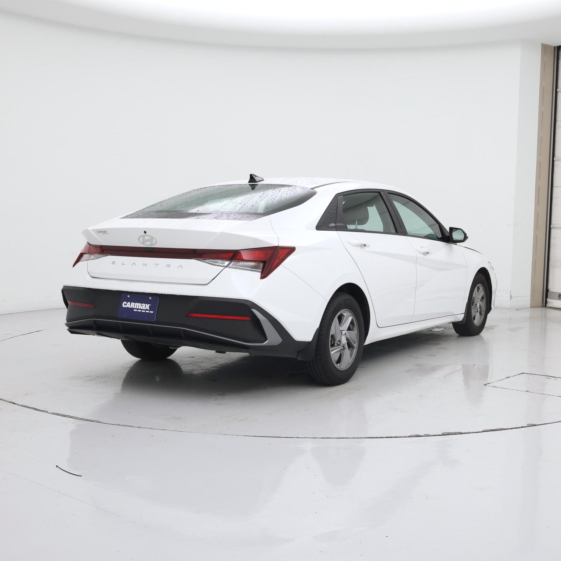 Thumbnail: 2024 Hyundai Elantra - 8
