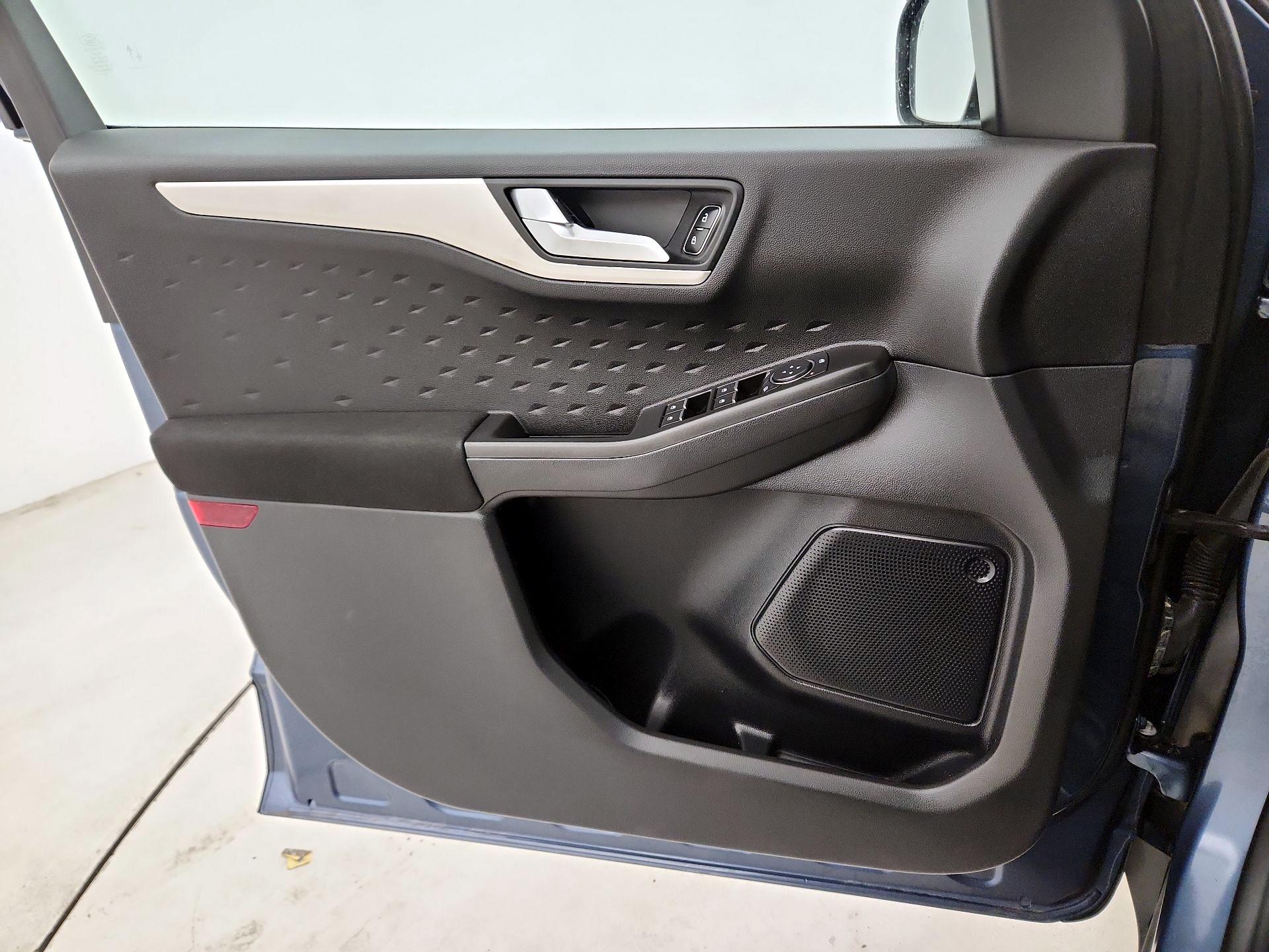 Thumbnail: 2020 Ford Escape - 10