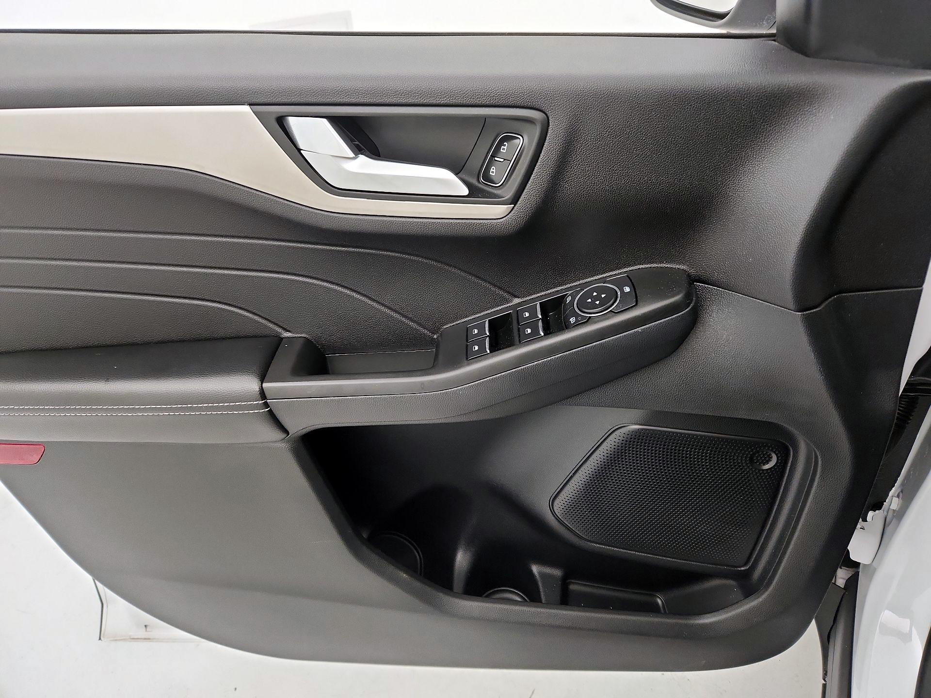 Thumbnail: 2021 Ford Escape - 12