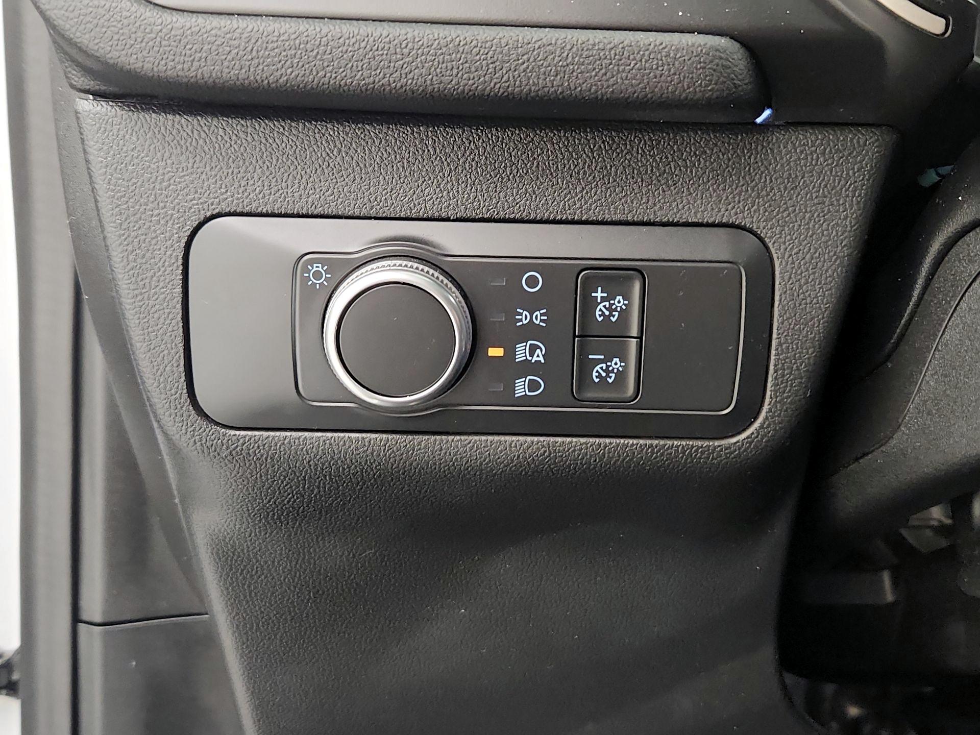 Thumbnail: 2021 Ford Escape - 13
