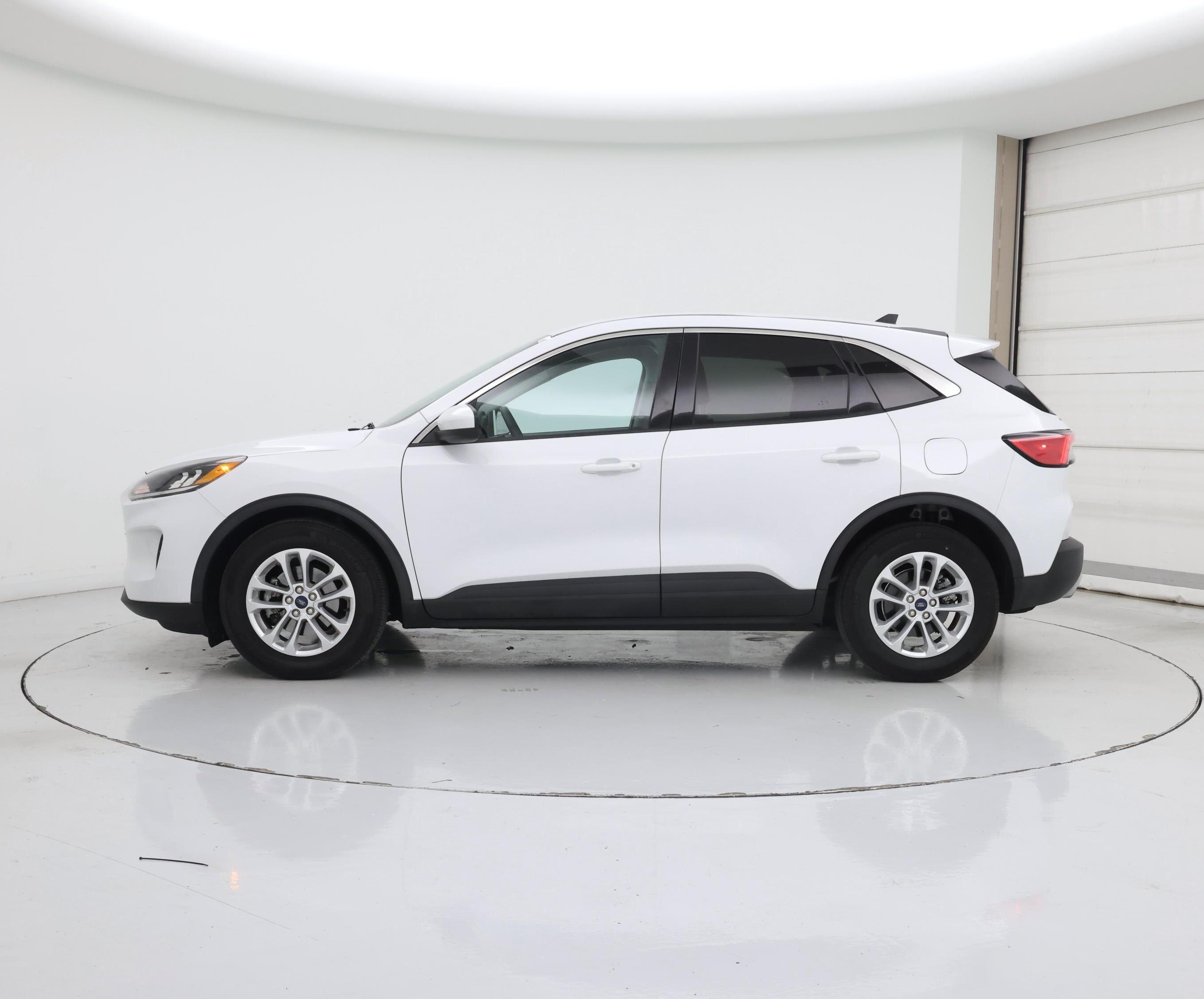 Thumbnail: 2021 Ford Escape - 3