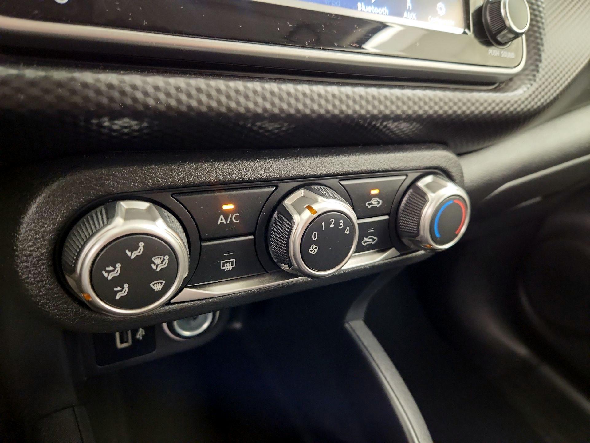 Thumbnail: 2022 Nissan Kicks - 16