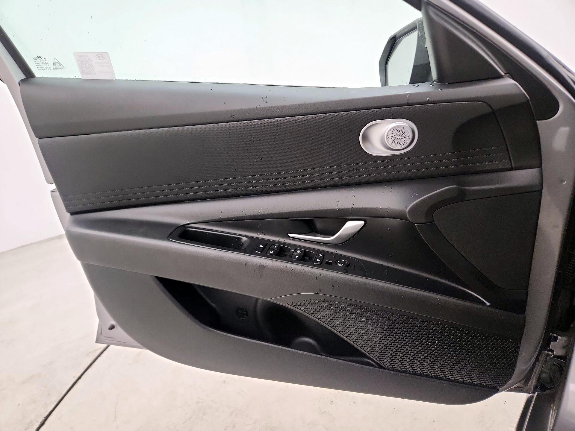 Thumbnail: 2024 Hyundai Elantra - 10
