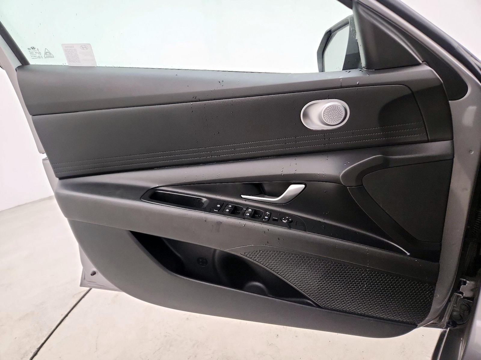 2024 Hyundai Elantra SE - Photo 11