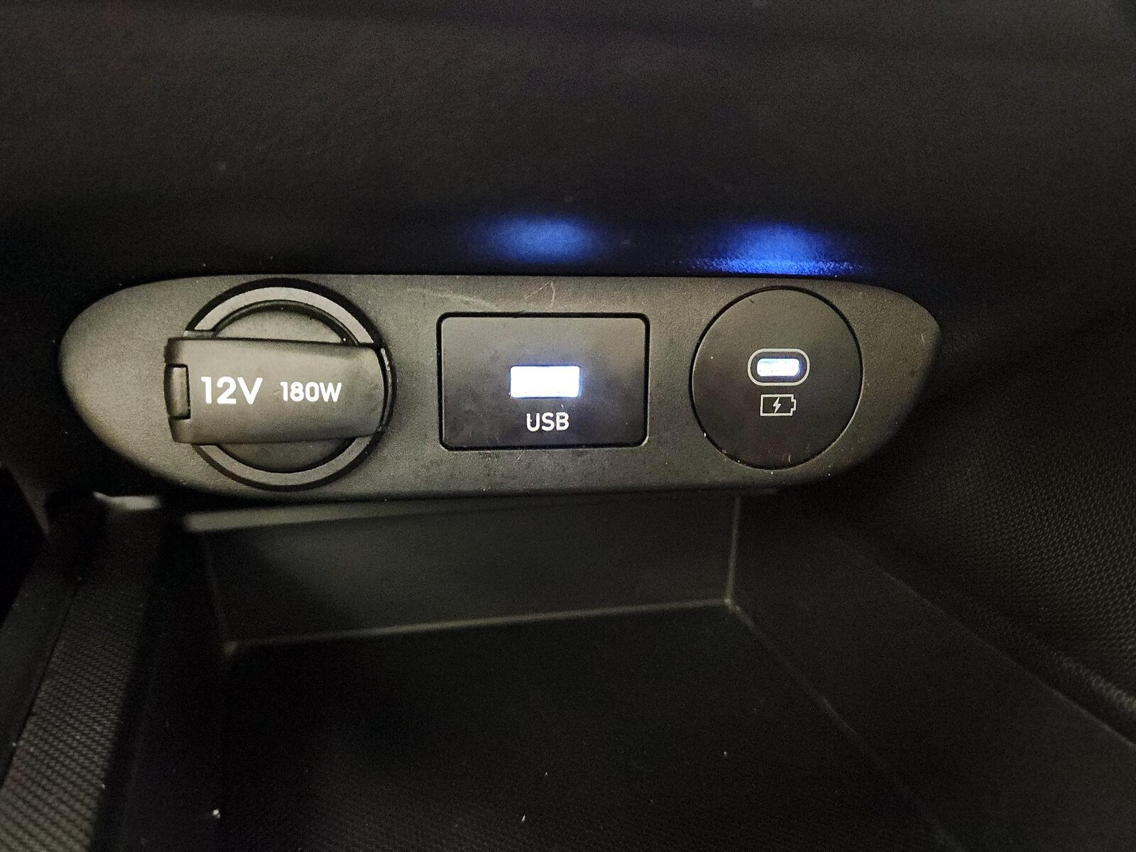 2024 Hyundai Elantra SE - Photo 17