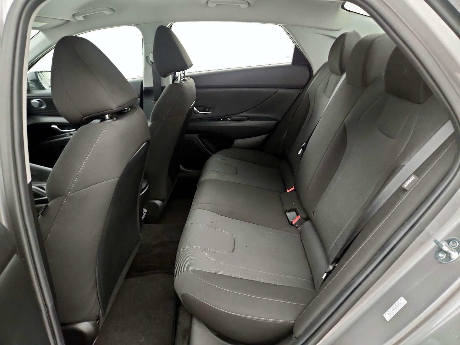 2024 Hyundai Elantra SE - Photo 18