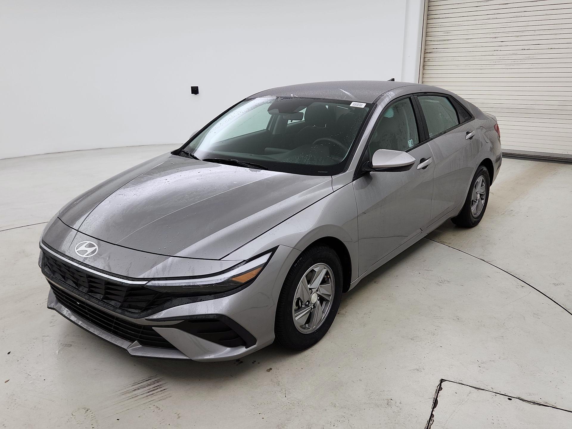 Thumbnail: 2024 Hyundai Elantra - 3