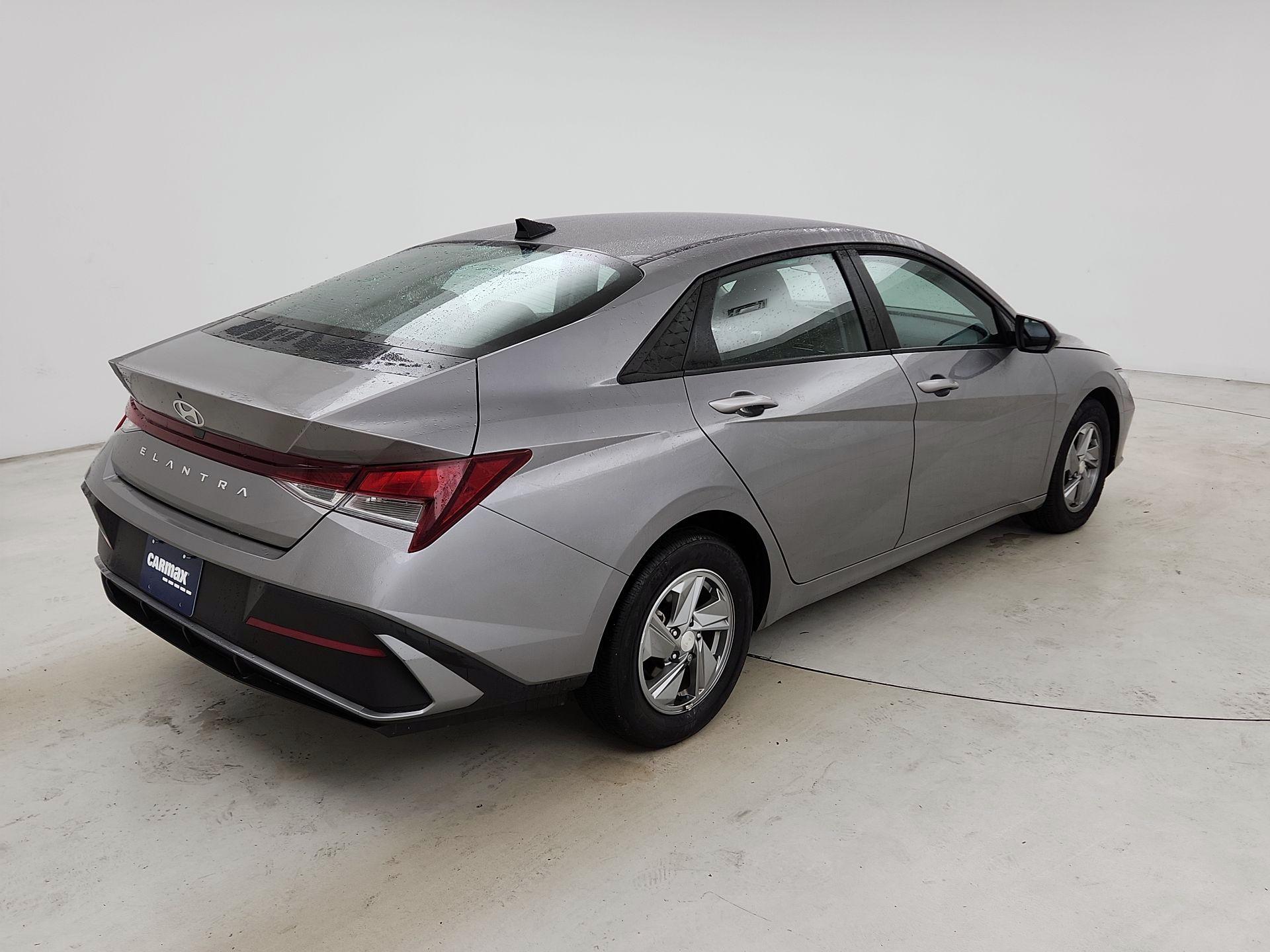 Thumbnail: 2024 Hyundai Elantra - 5
