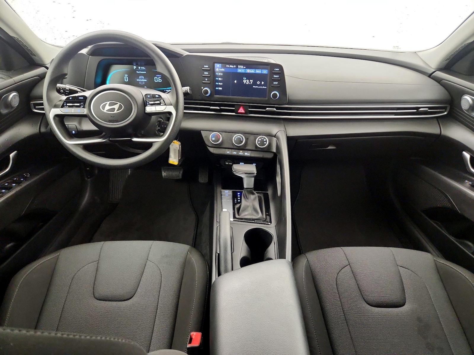2024 Hyundai Elantra SE - Photo 8
