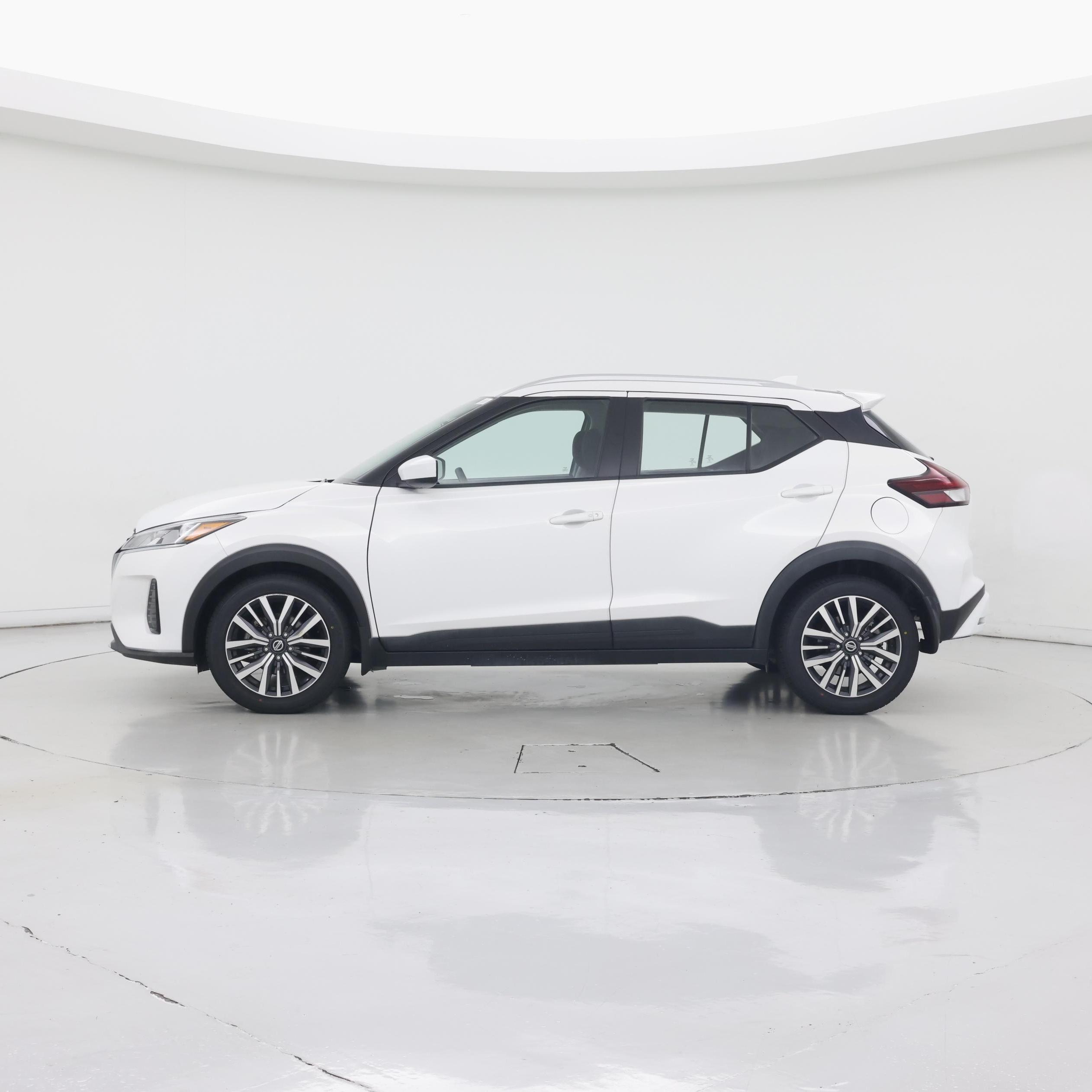 Thumbnail: 2021 Nissan Kicks - 3