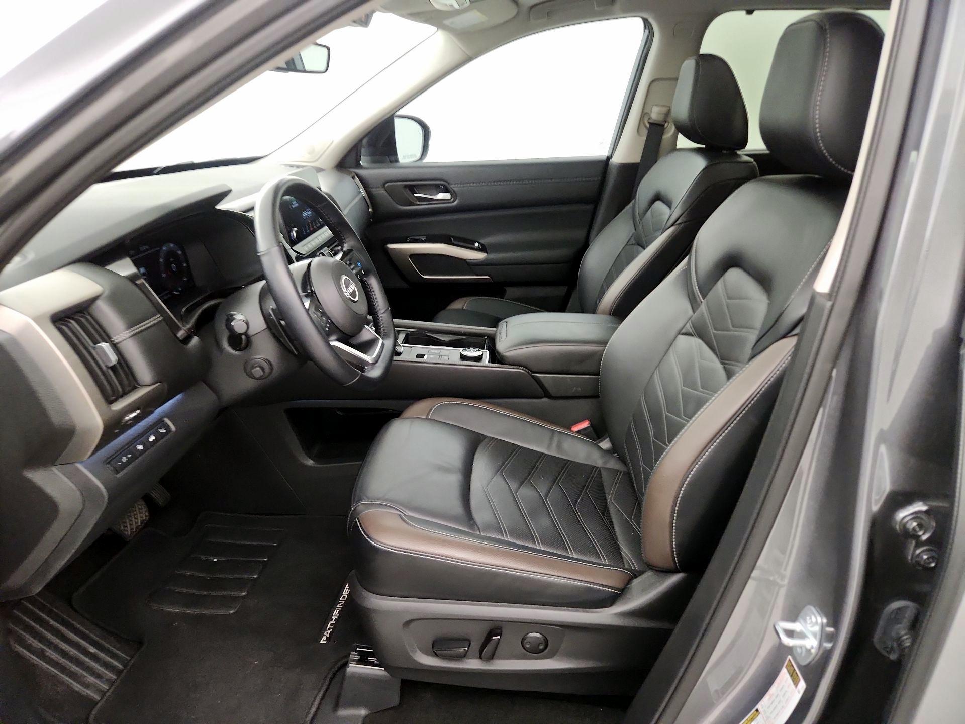 Thumbnail: 2023 Nissan Pathfinder - 9