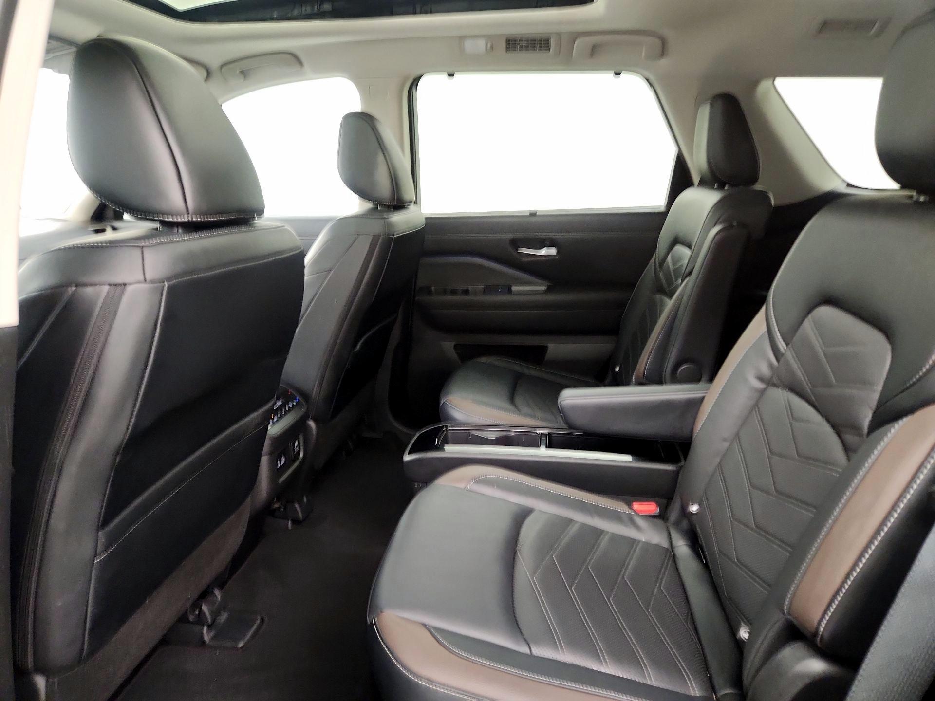 Thumbnail: 2023 Nissan Pathfinder - 18