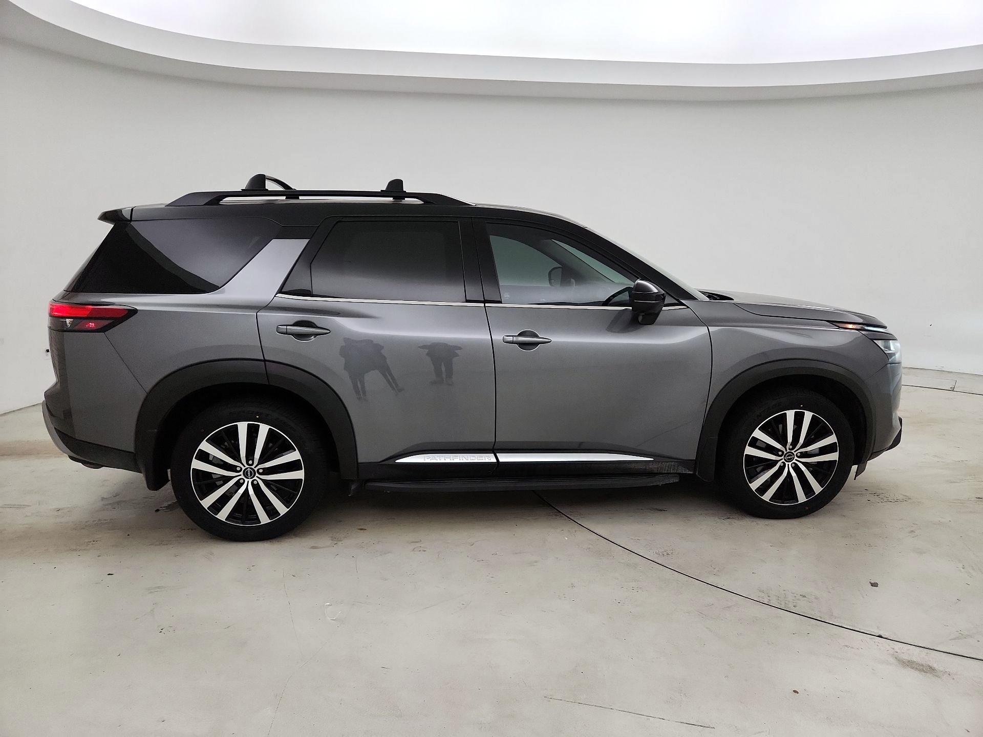 Thumbnail: 2023 Nissan Pathfinder - 4