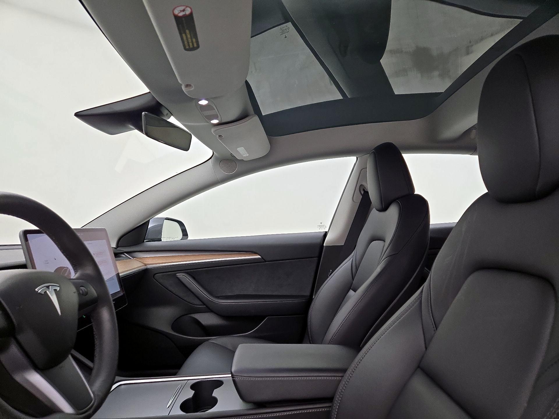 Thumbnail: 2023 Tesla Model 3 - 19