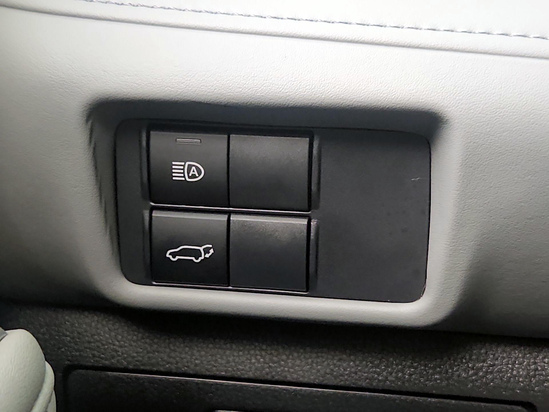 Thumbnail: 2021 Toyota Highlander - 13