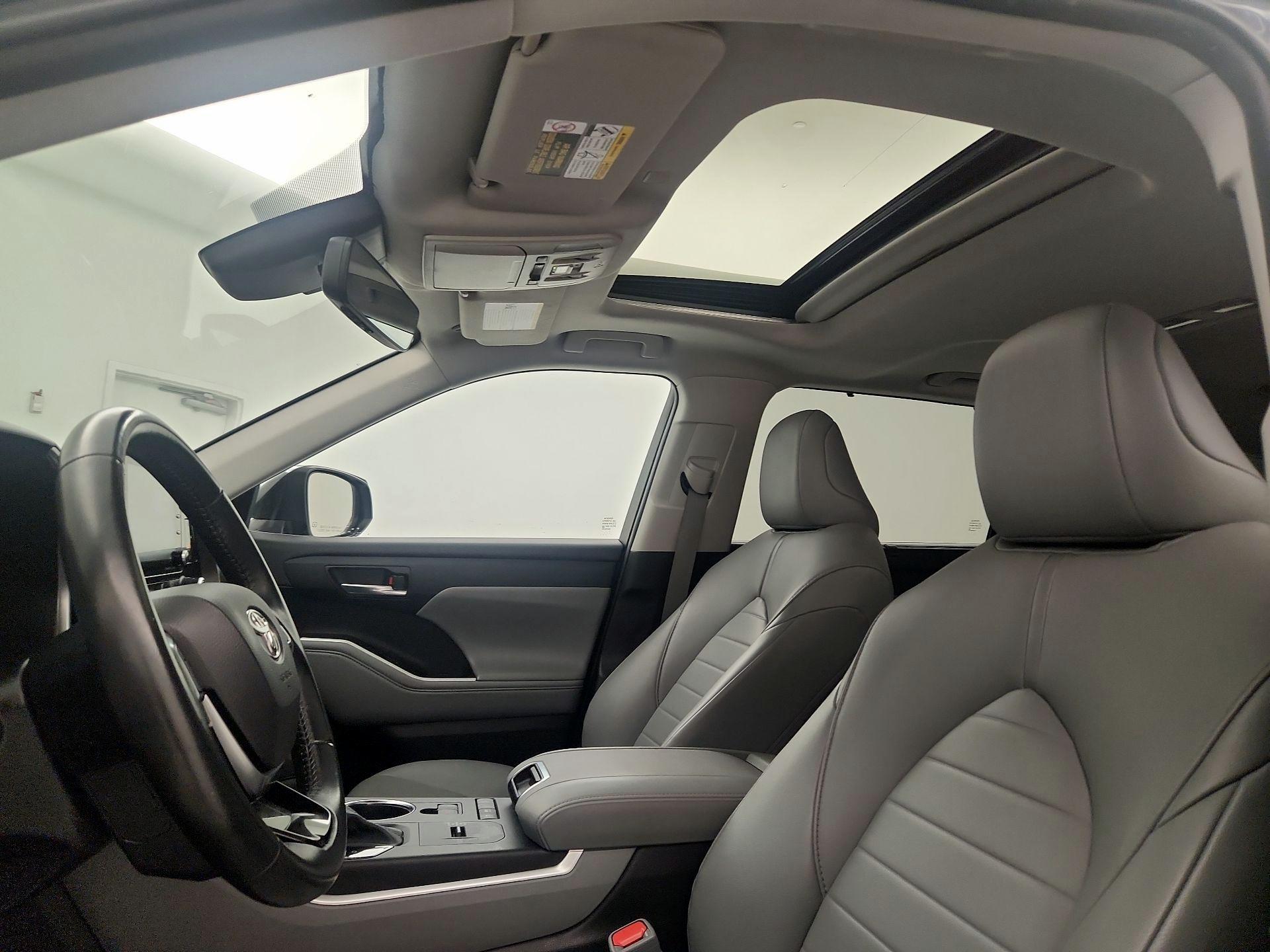 Thumbnail: 2021 Toyota Highlander - 19