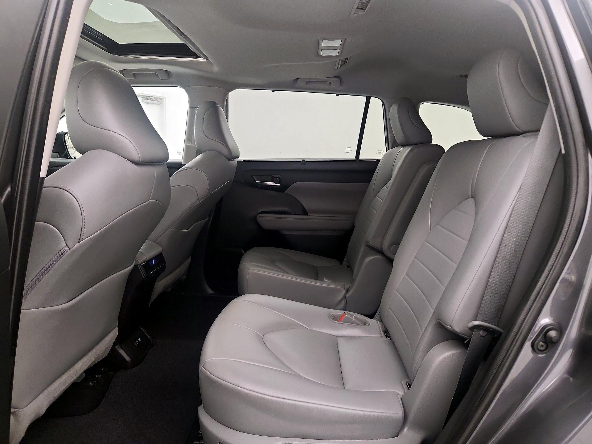 Thumbnail: 2021 Toyota Highlander - 20