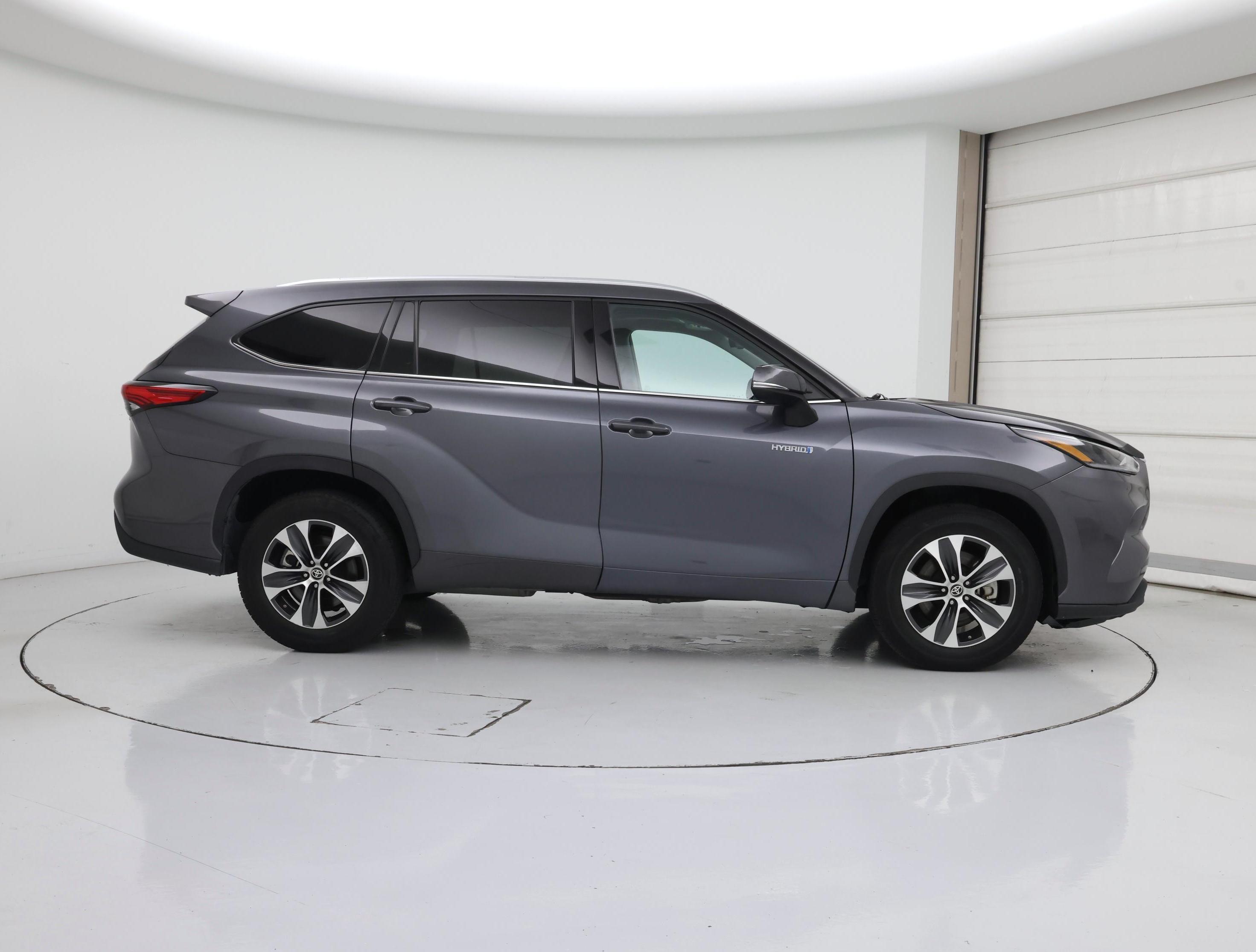 Thumbnail: 2021 Toyota Highlander - 7