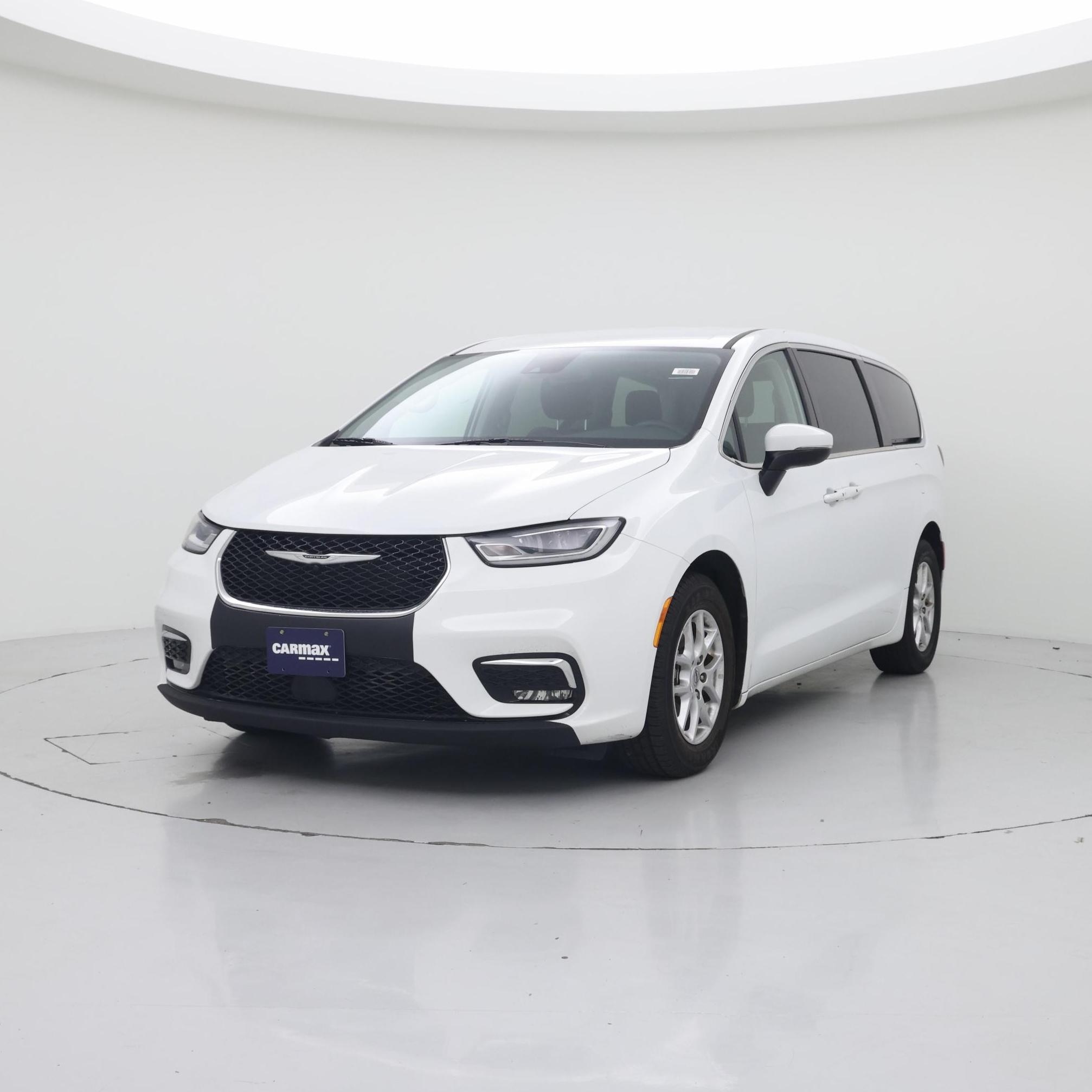 Thumbnail: 2023 Chrysler Pacifica - 4