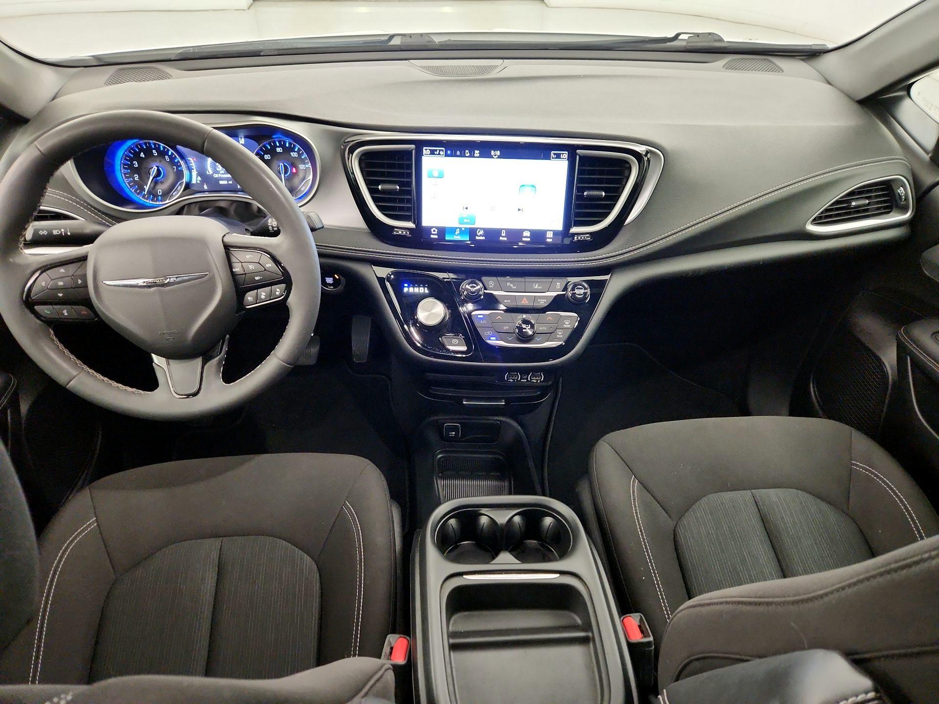 Thumbnail: 2023 Chrysler Pacifica - 9