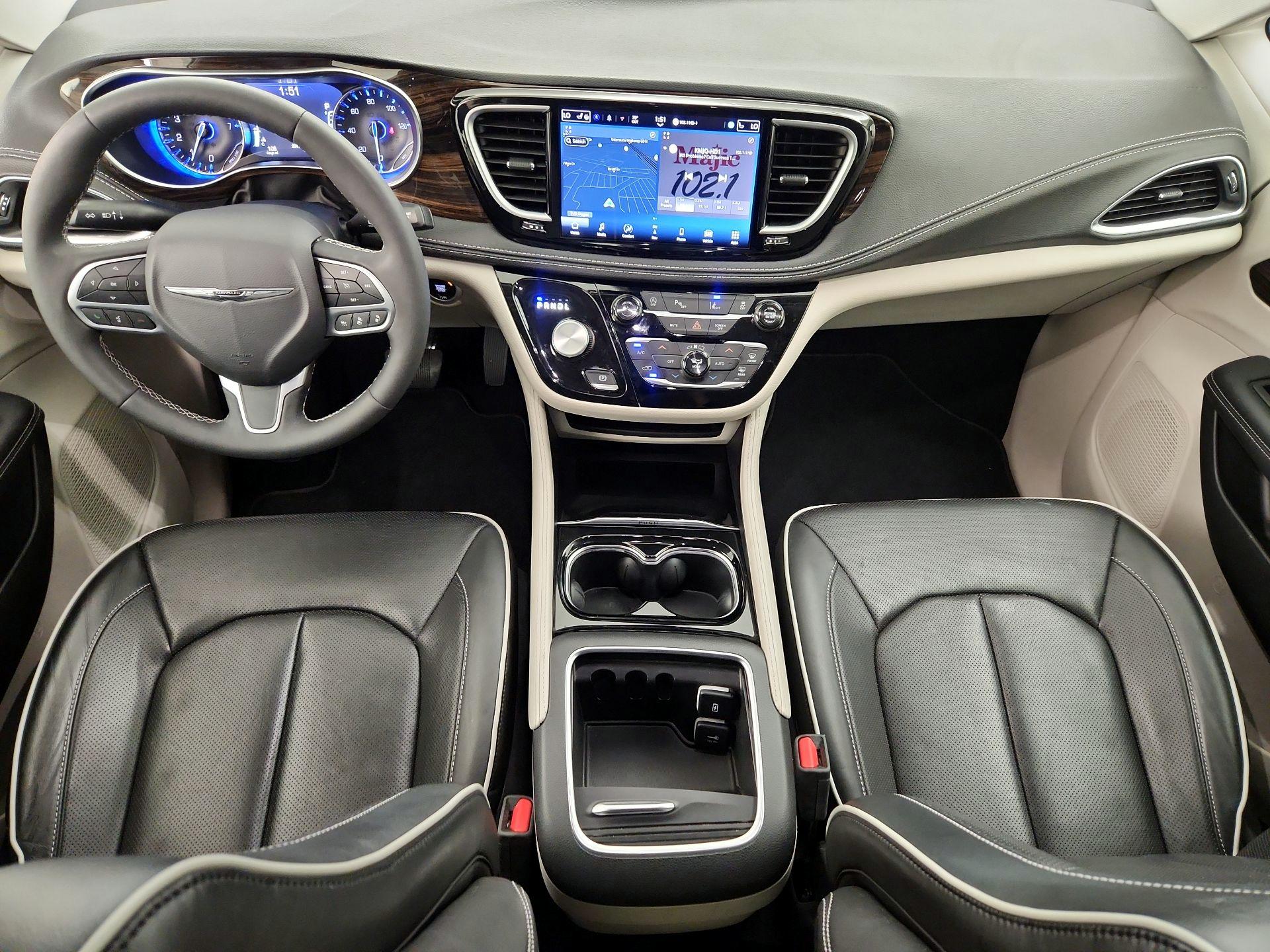 Thumbnail: 2024 Chrysler Pacifica - 9