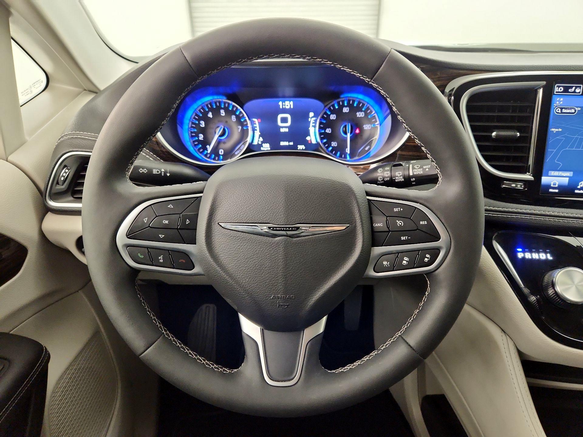 Thumbnail: 2024 Chrysler Pacifica - 10