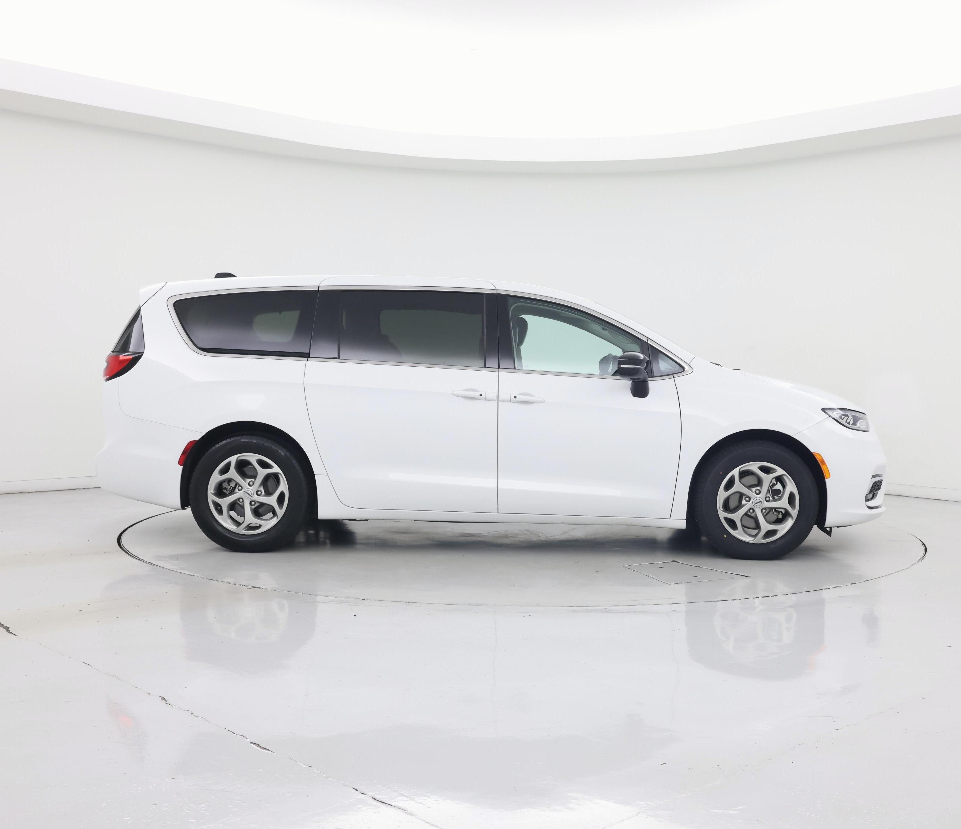 Thumbnail: 2024 Chrysler Pacifica - 7