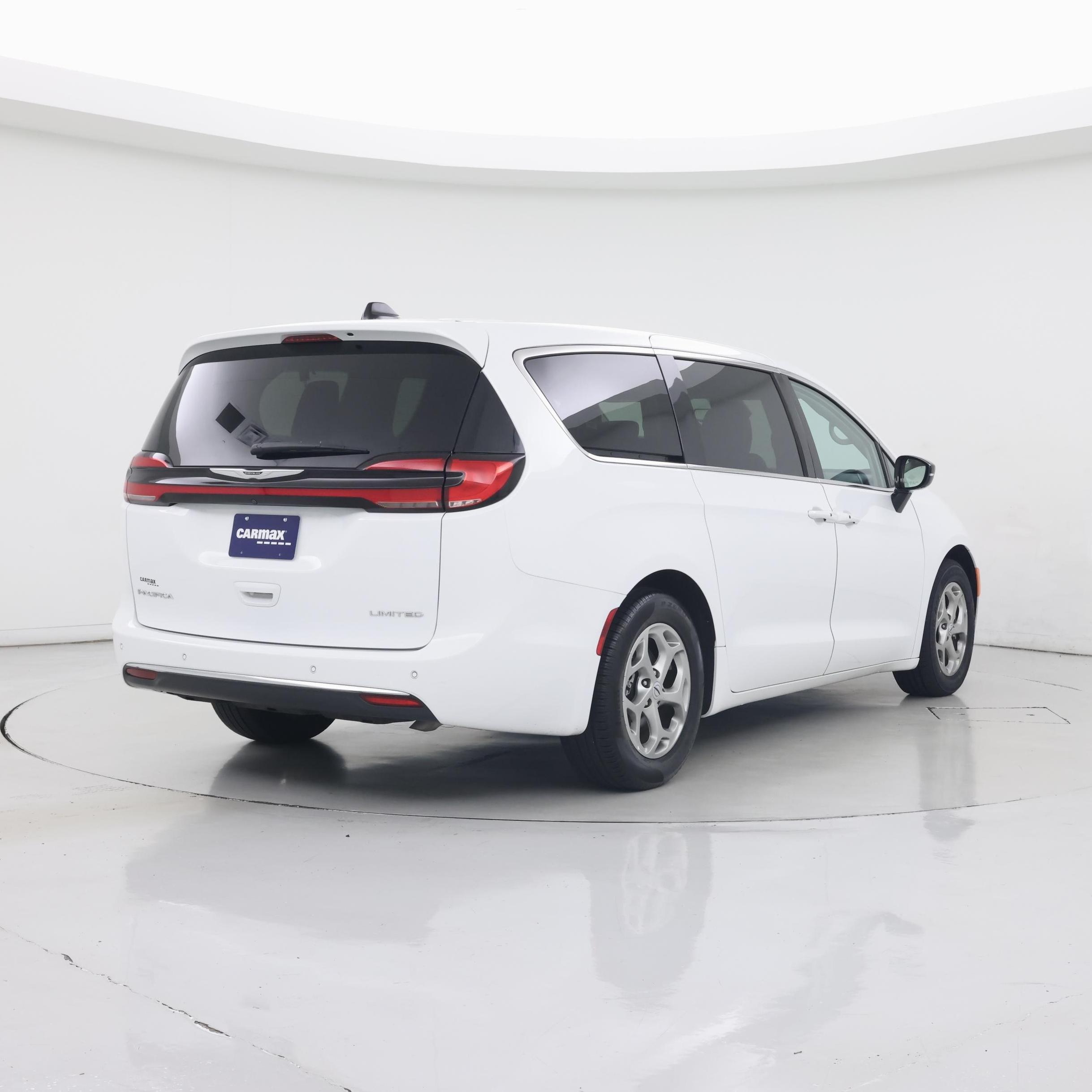 Thumbnail: 2024 Chrysler Pacifica - 8