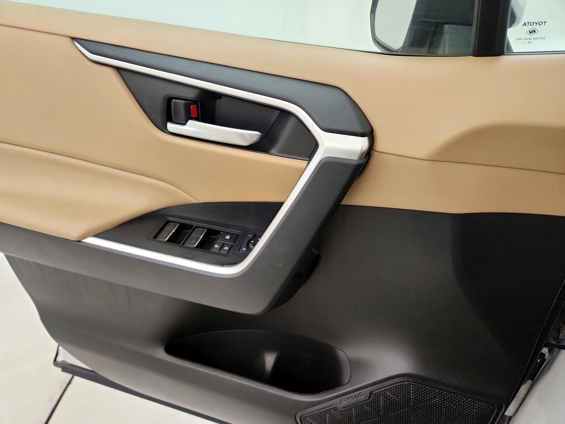 Thumbnail: 2023 Toyota RAV4 - 10