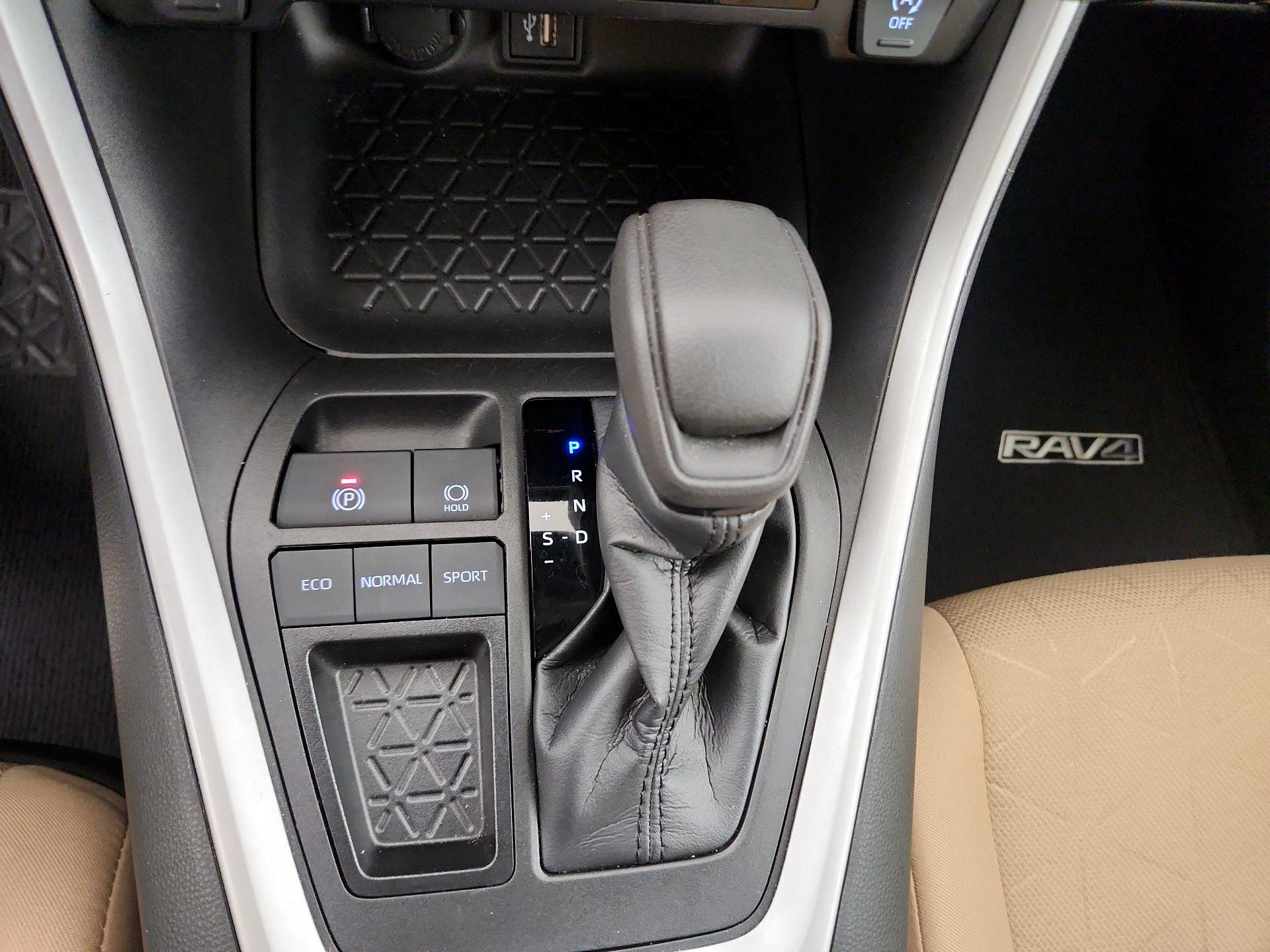 Thumbnail: 2023 Toyota RAV4 - 15