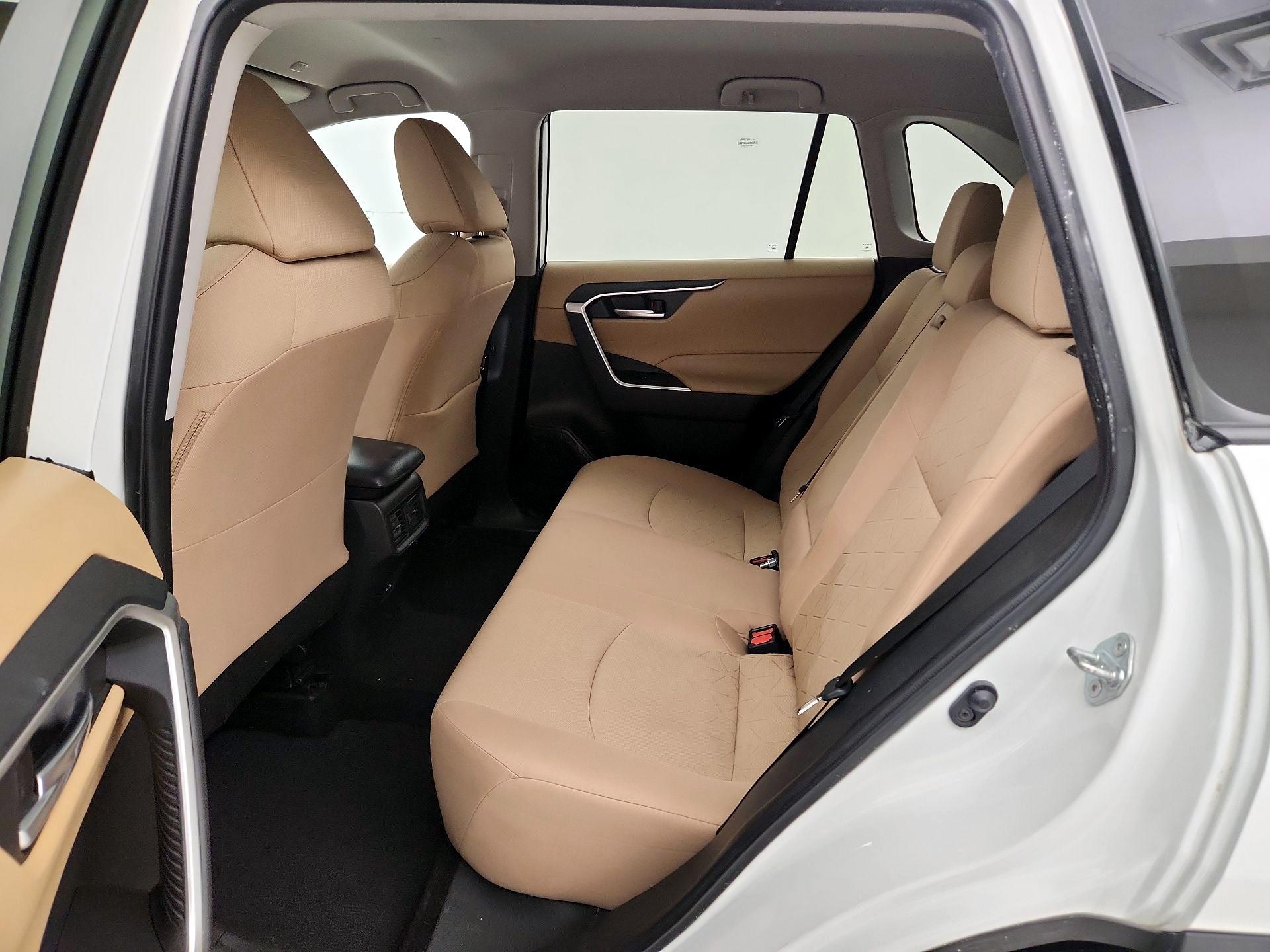 Thumbnail: 2023 Toyota RAV4 - 17