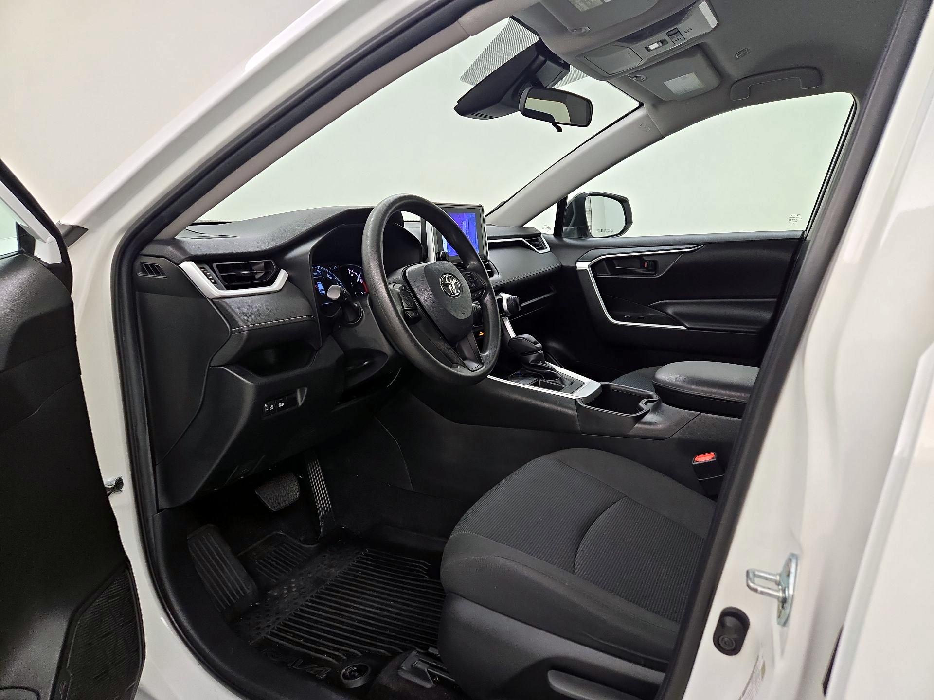 Thumbnail: 2023 Toyota RAV4 - 11