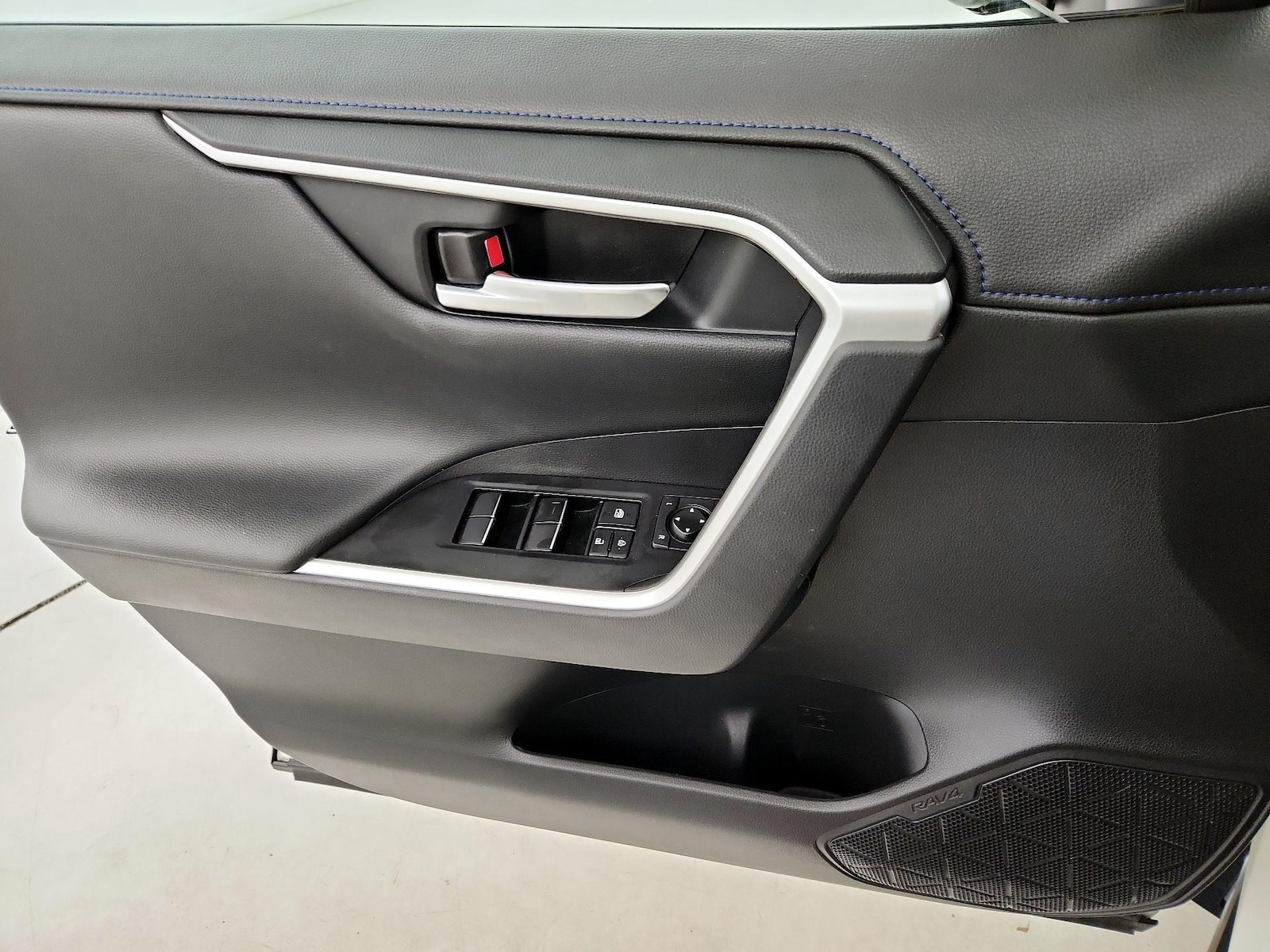 2021 Toyota RAV4 XSE - Photo 13