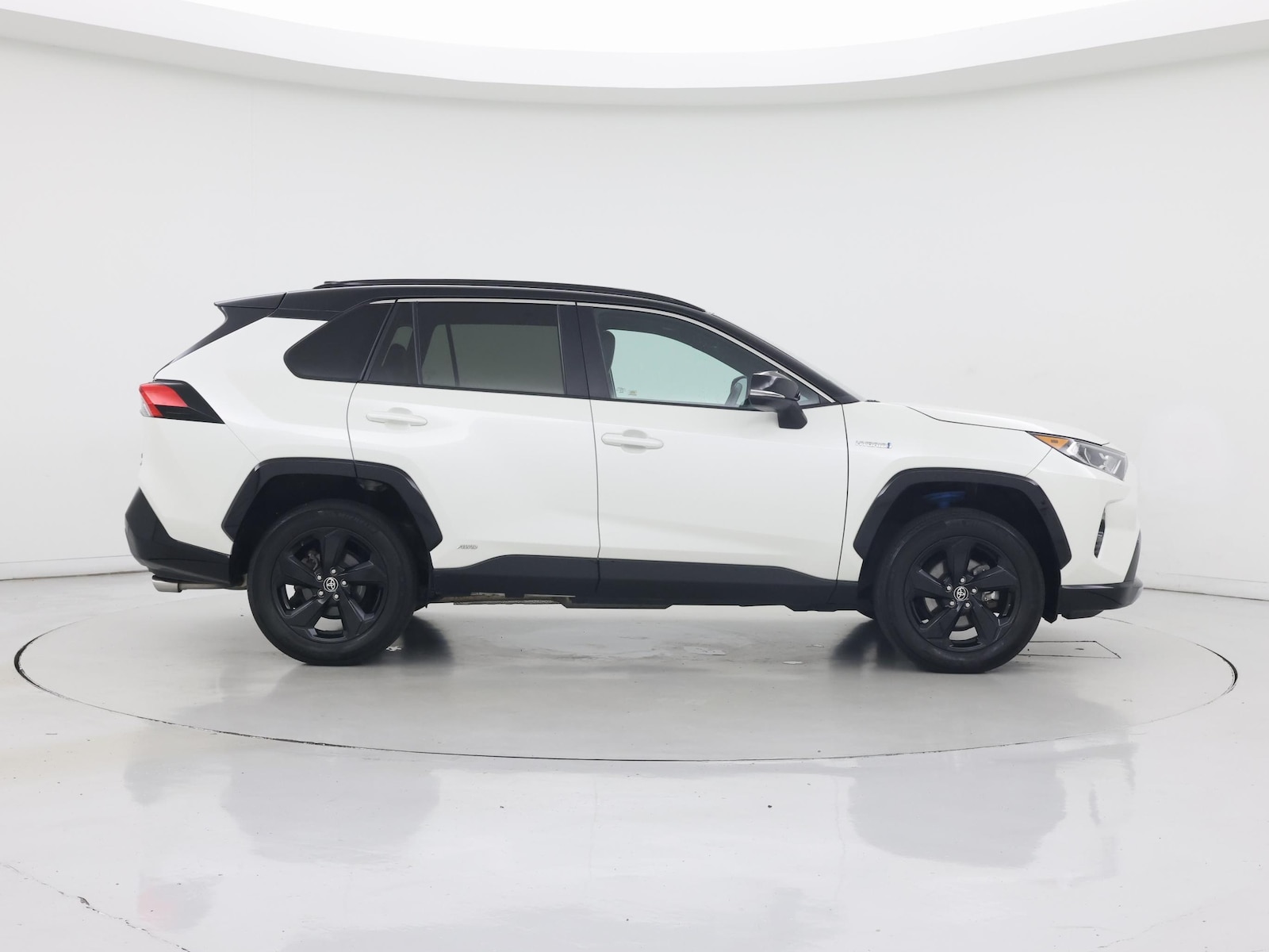 2021 Toyota RAV4 XSE - Photo 8