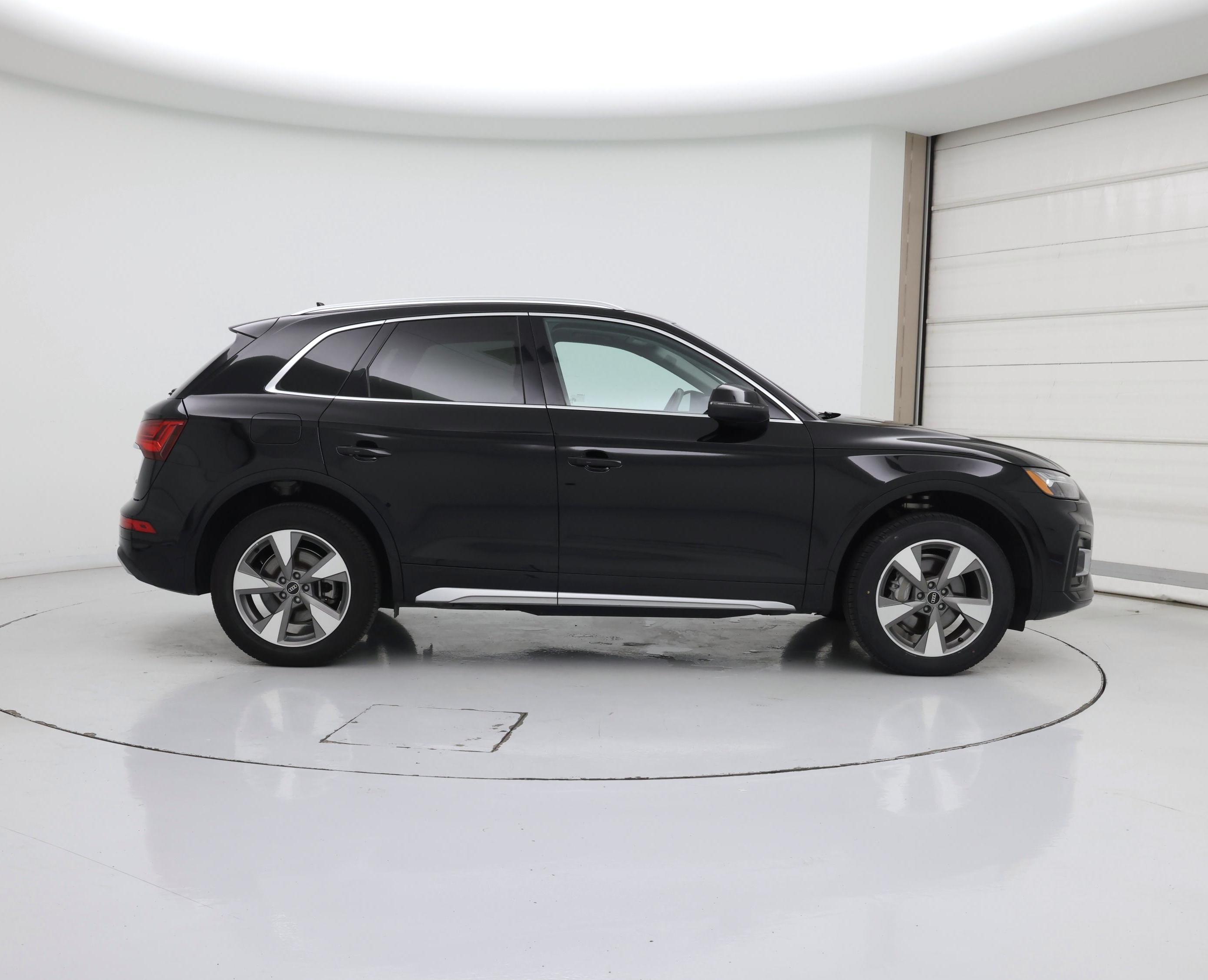 Thumbnail: 2023 Audi Q5 - 7