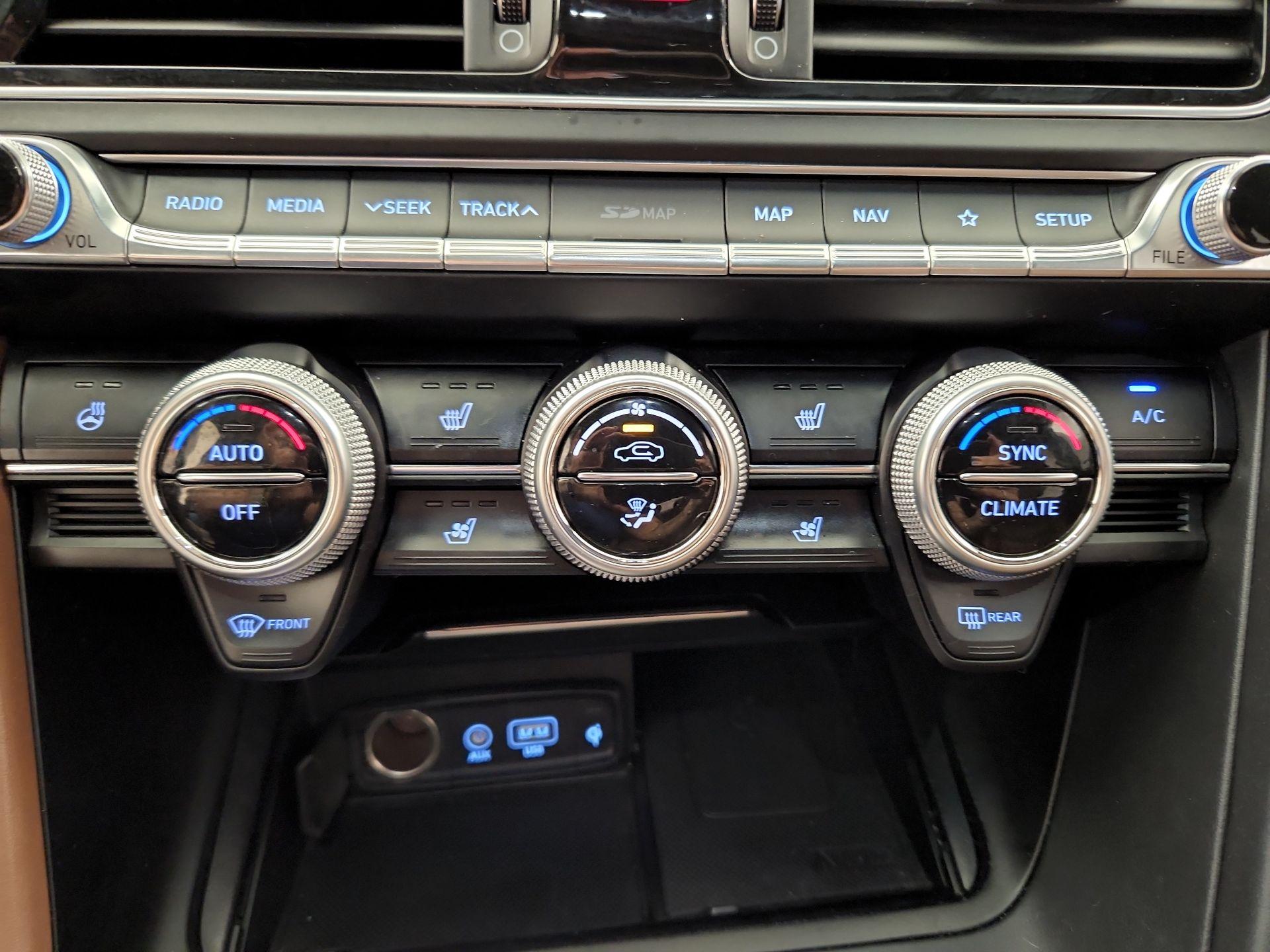 Thumbnail: 2020 Genesis G70 - 17
