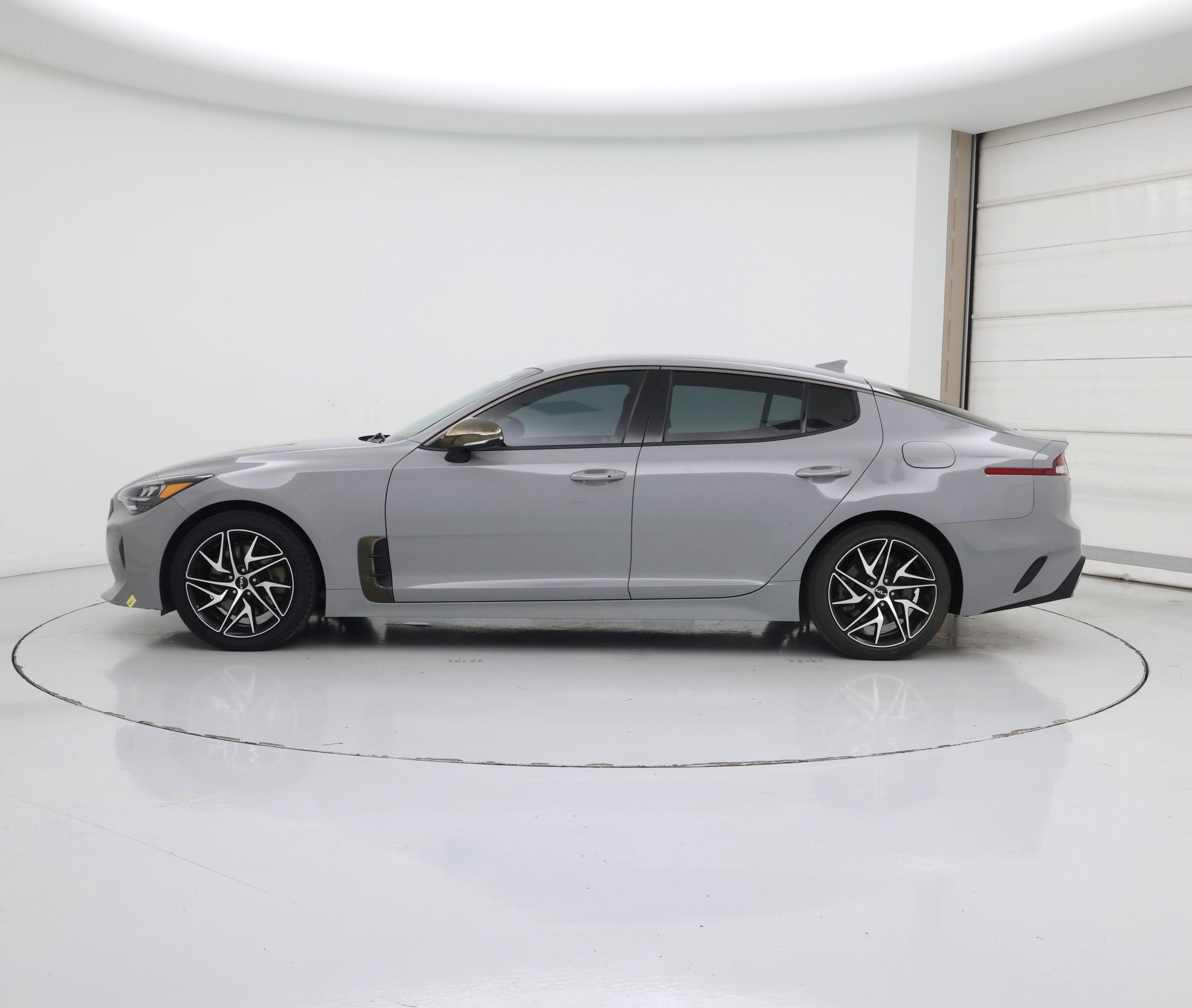 Thumbnail: 2023 Kia Stinger - 3