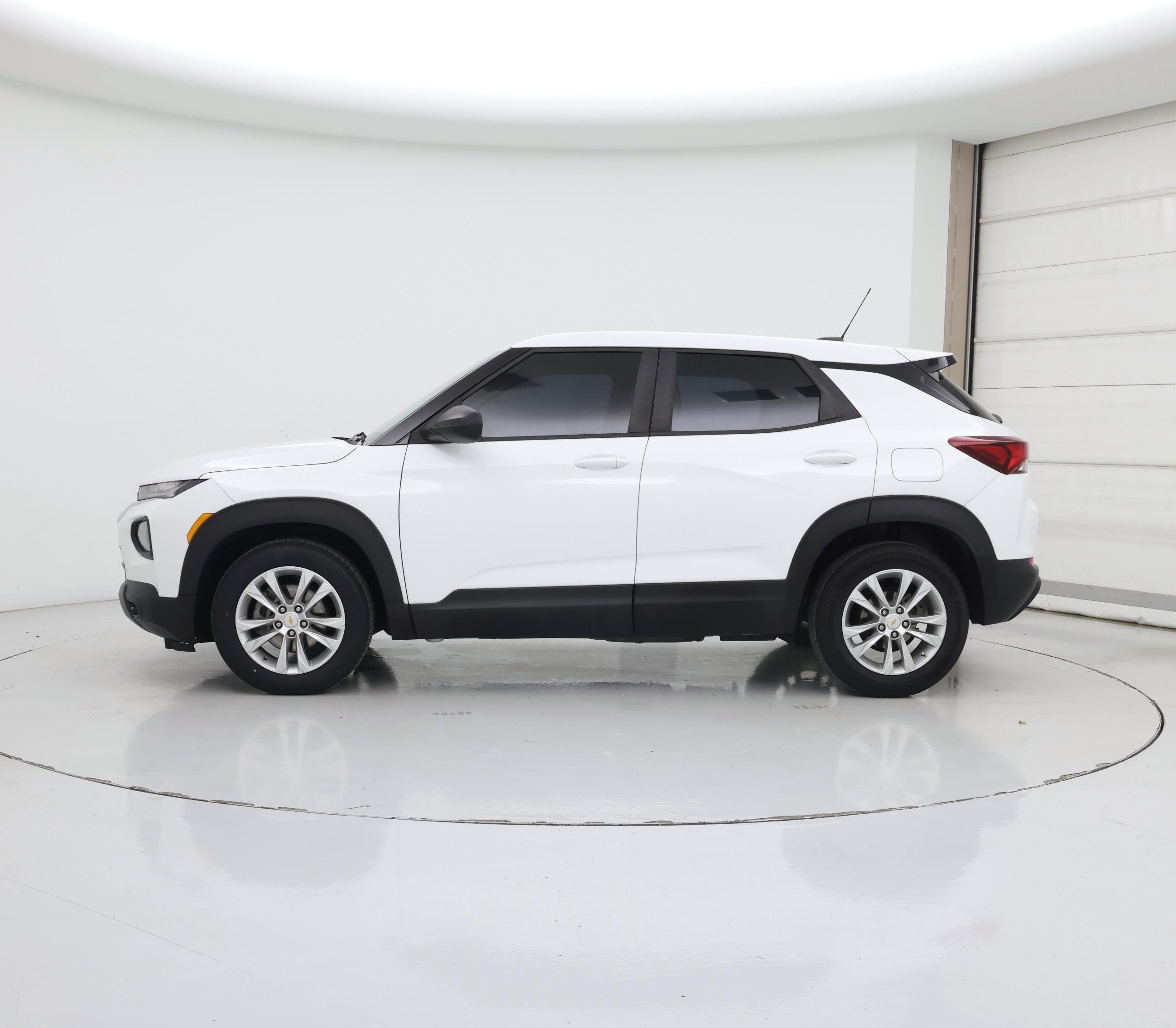 Thumbnail: 2021 Chevrolet TrailBlazer - 3