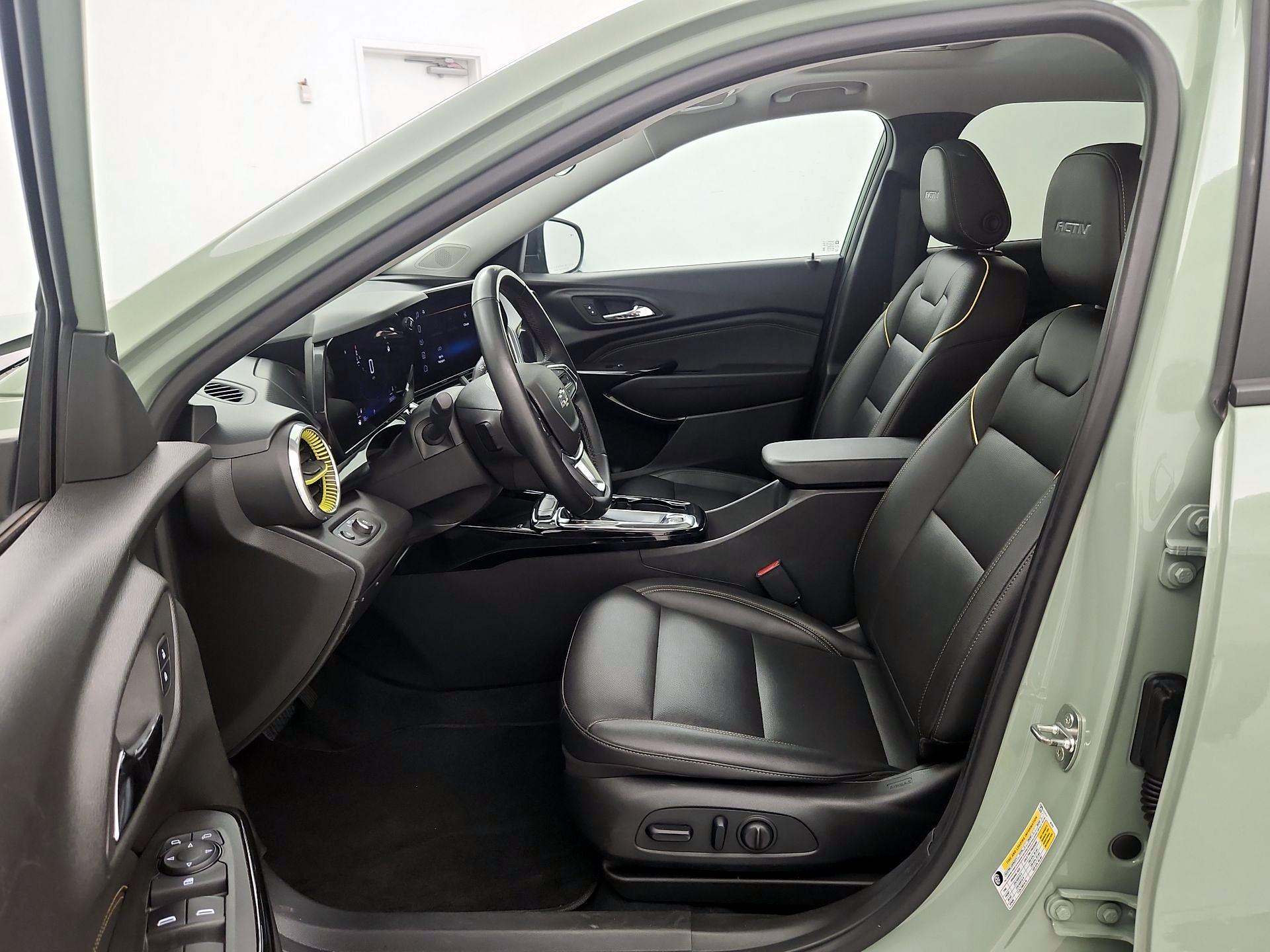 Thumbnail: 2024 Chevrolet Trax - 11