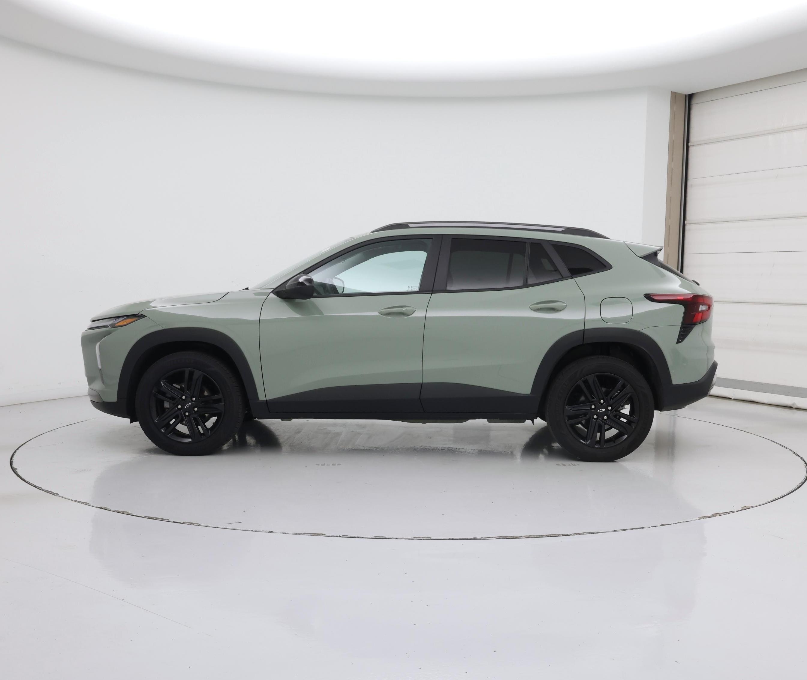 Thumbnail: 2024 Chevrolet Trax - 3