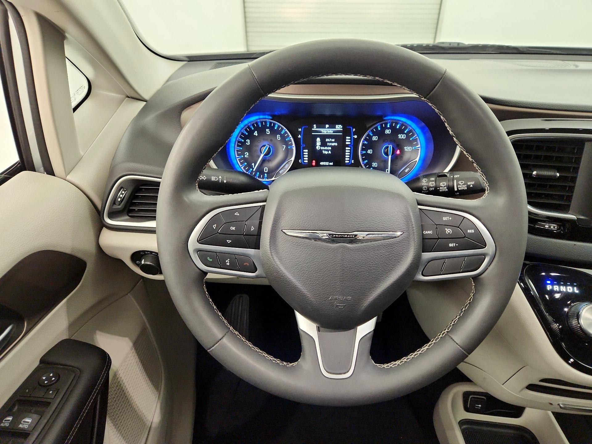 Thumbnail: 2023 Chrysler Voyager - 10