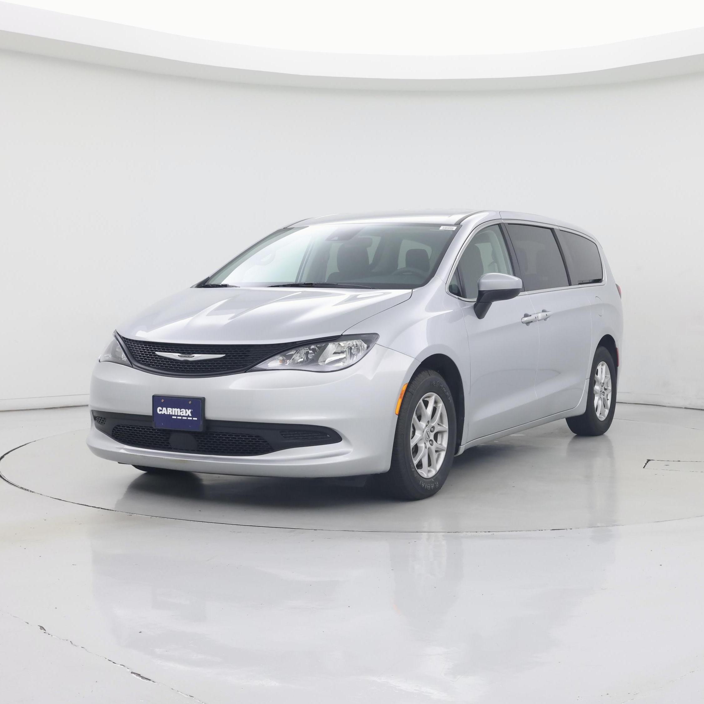 Thumbnail: 2023 Chrysler Voyager - 4