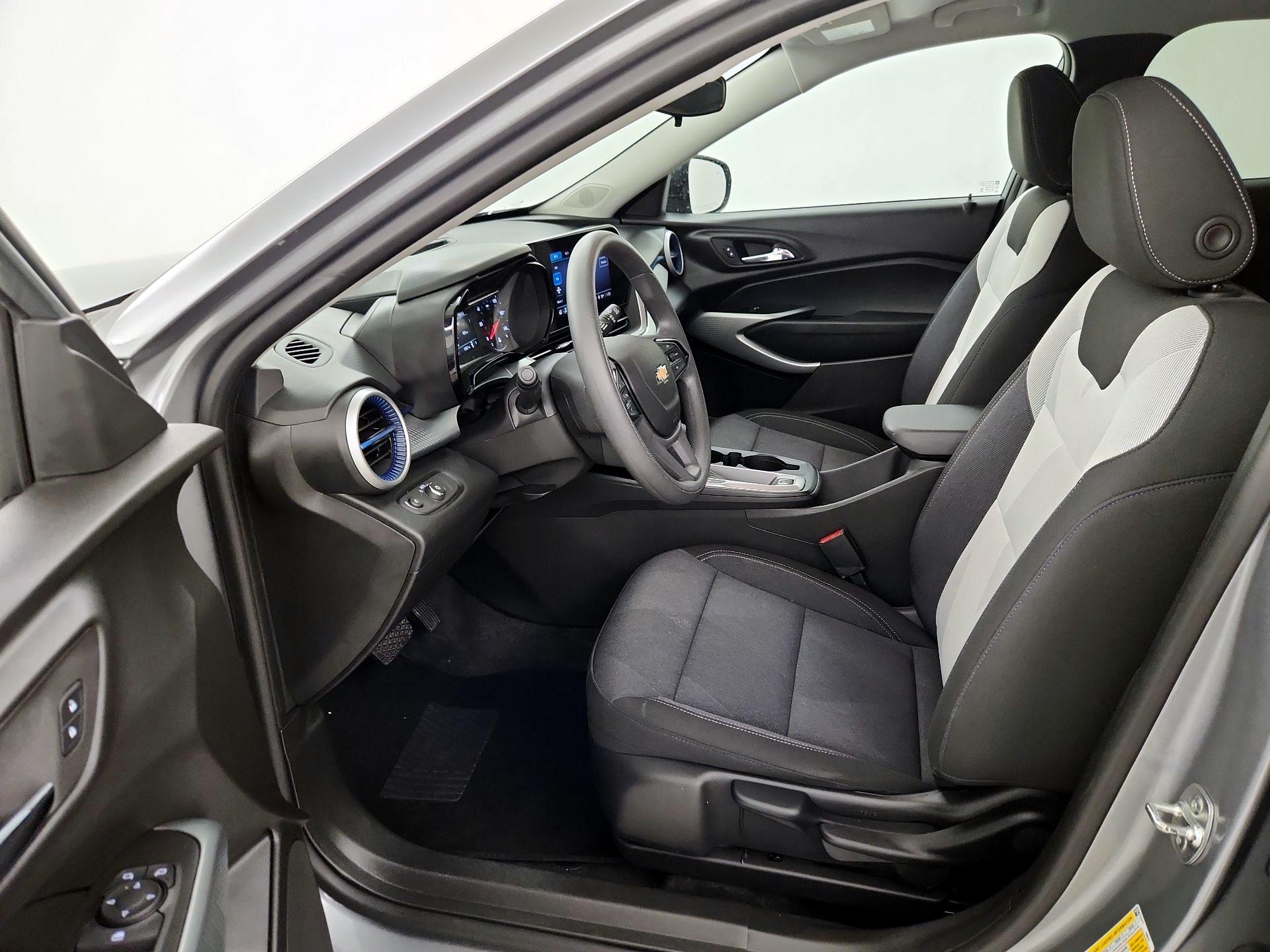 Thumbnail: 2025 Chevrolet Trax - 11