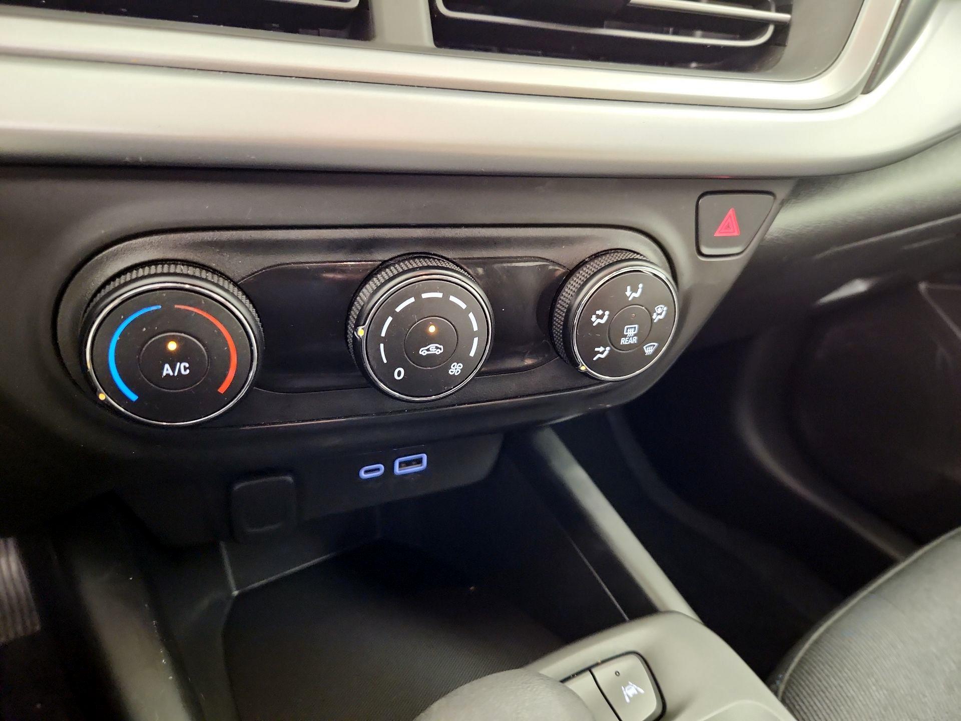 Thumbnail: 2025 Chevrolet Trax - 16