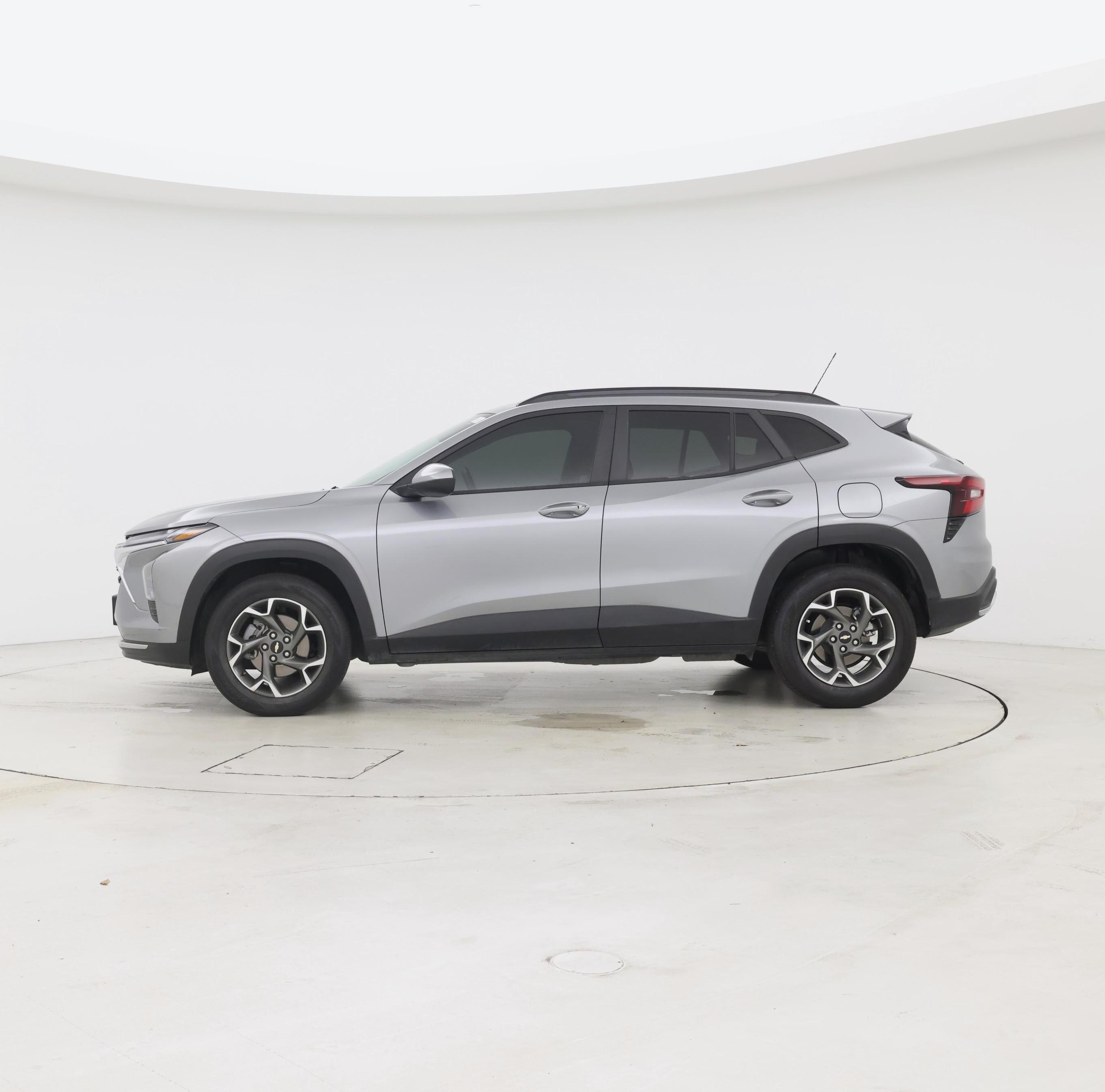 Thumbnail: 2024 Chevrolet Trax - 3