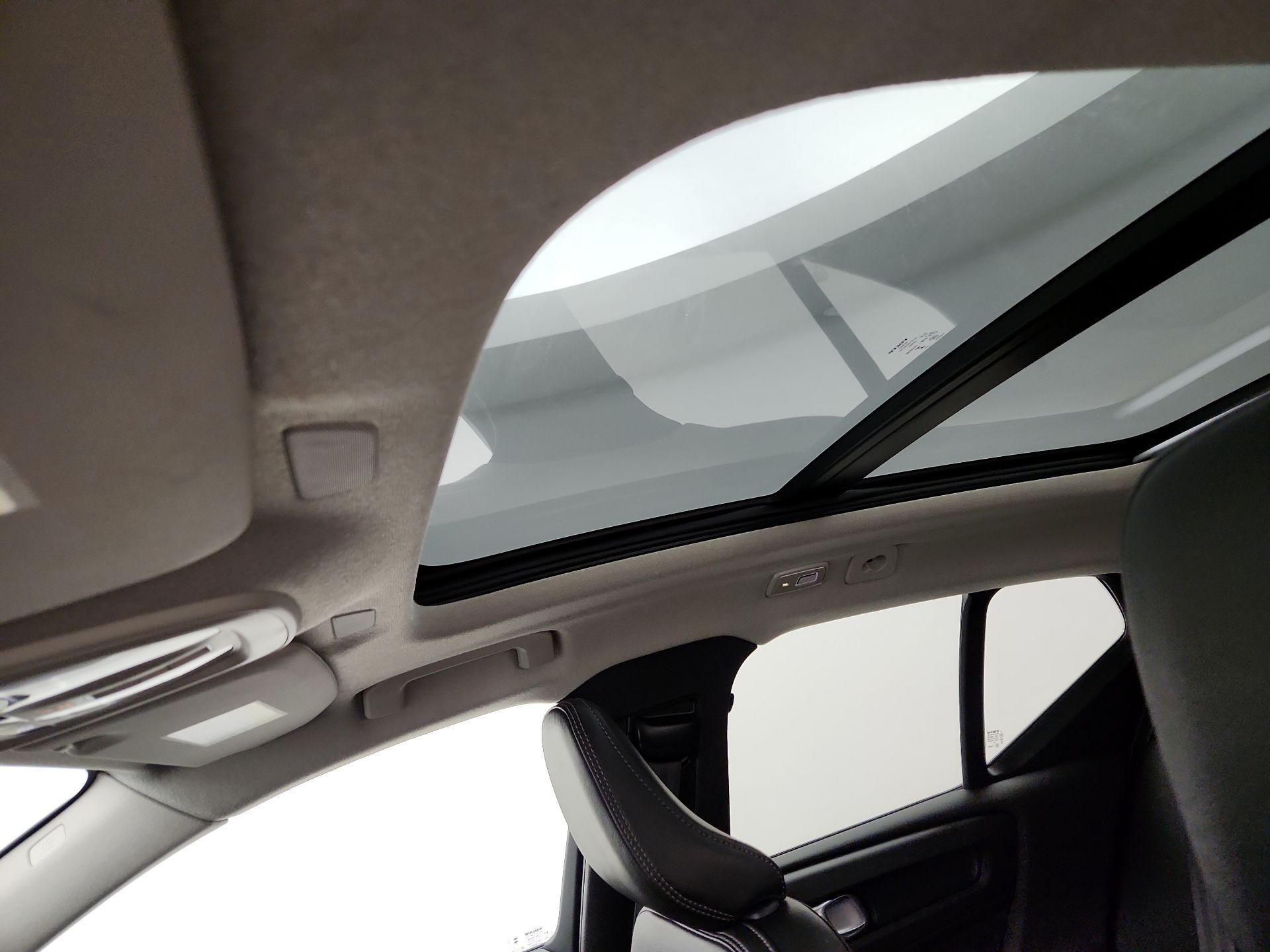 Thumbnail: 2023 Volvo XC40 - 20