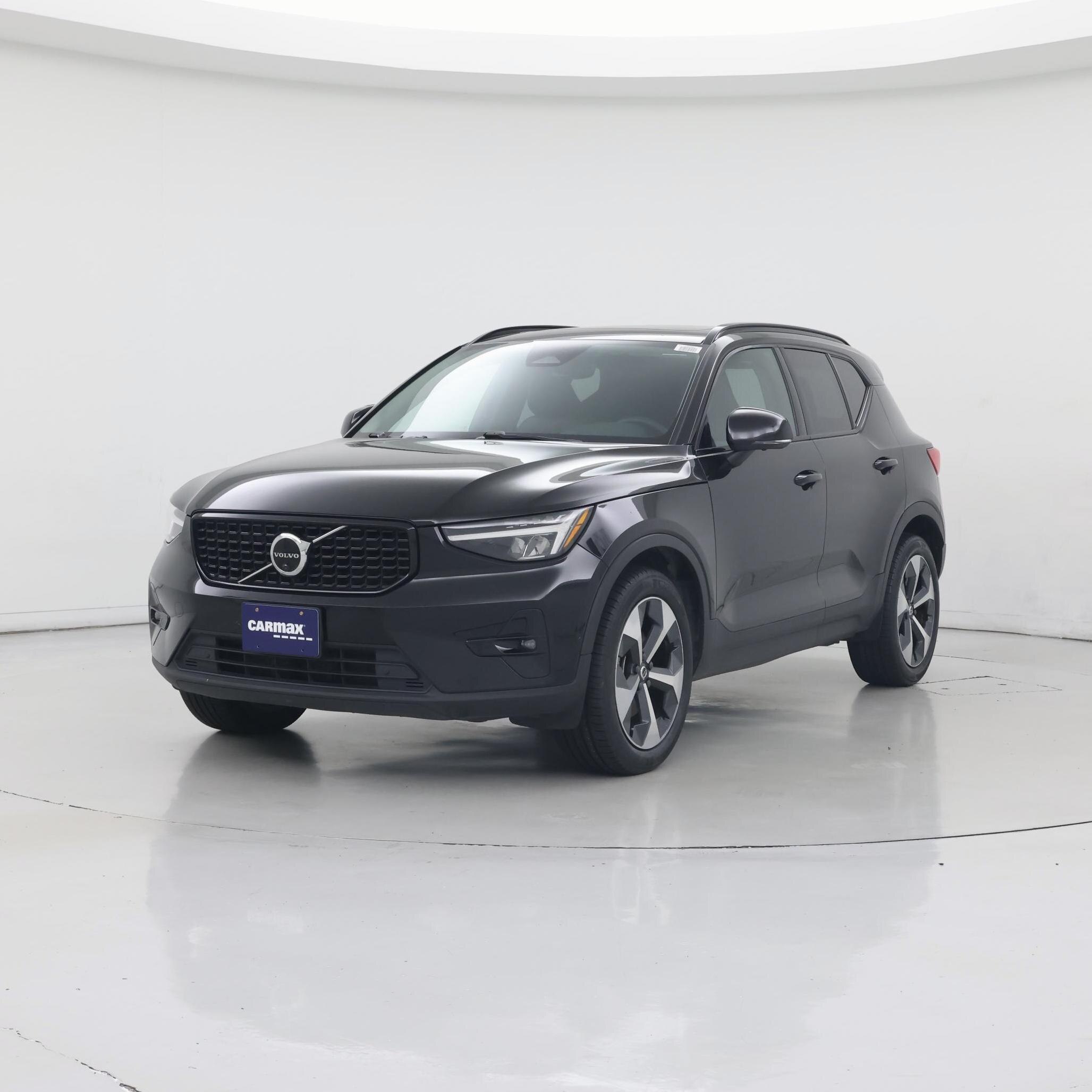 Thumbnail: 2023 Volvo XC40 - 4